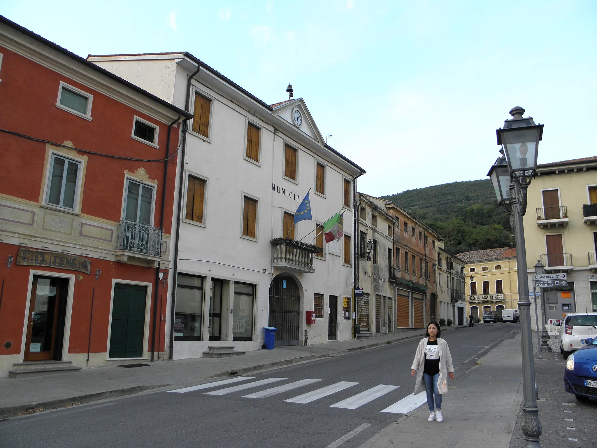 Photo showing: Barbarano Vicentino, Piazza Roma.