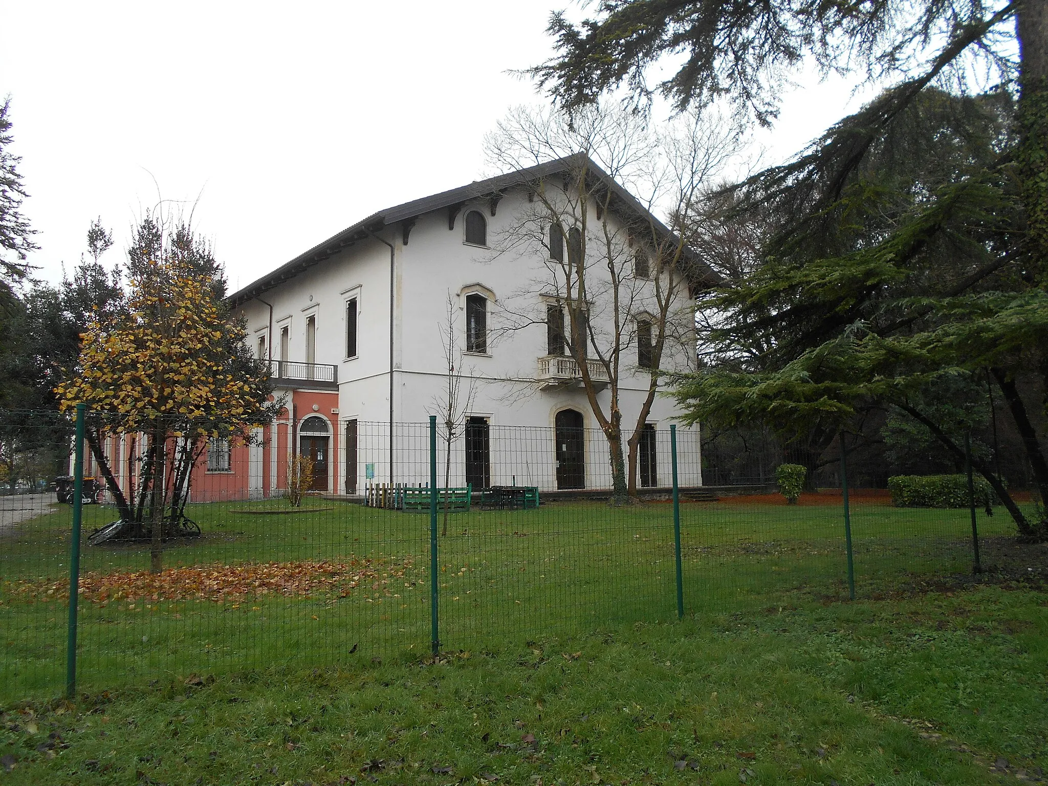 Photo showing: Scuola Stefanini di Voltabarozzo