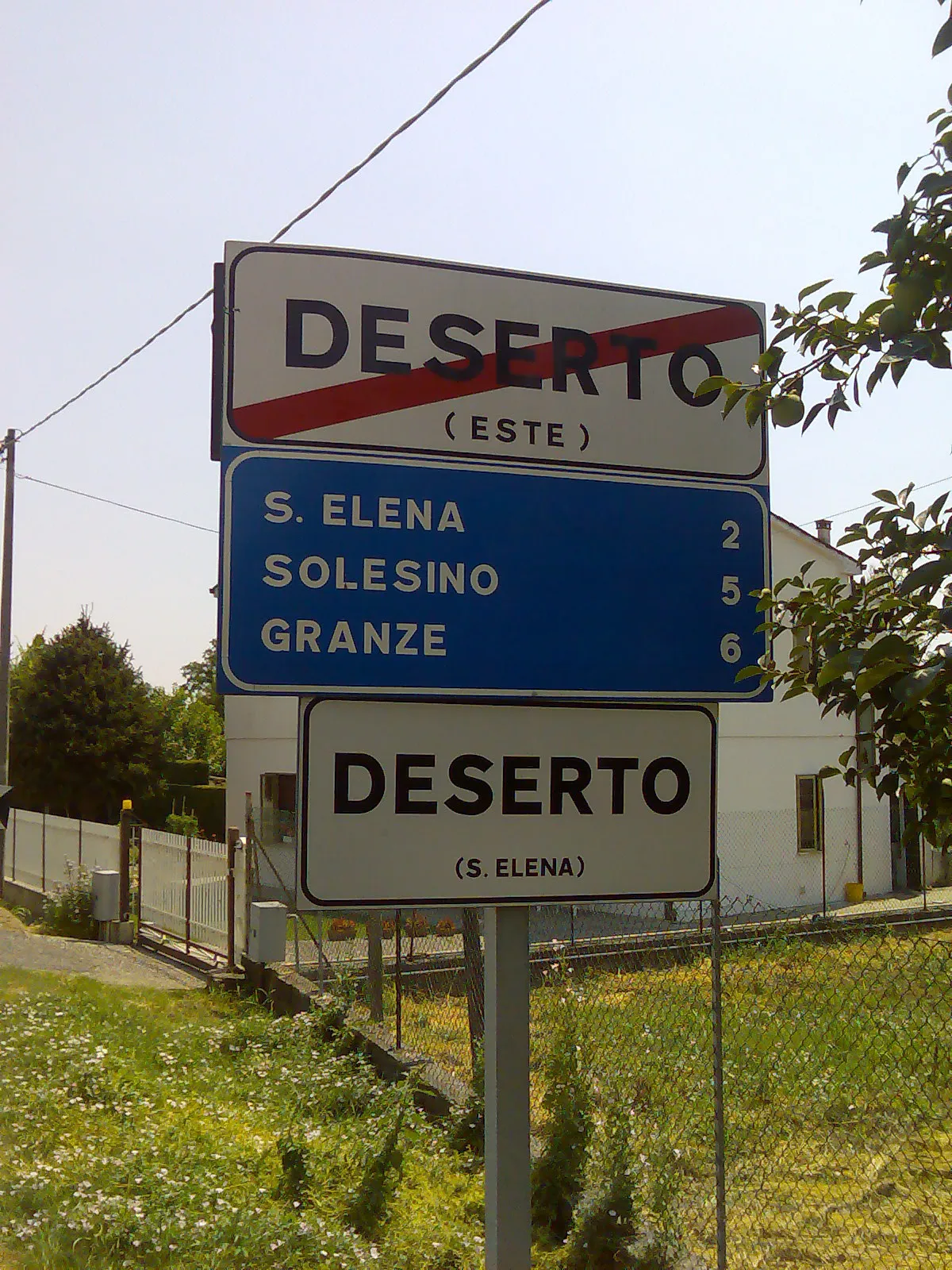 Photo showing: Municipality borders of Sant'Elena and Este crossing Deserto.