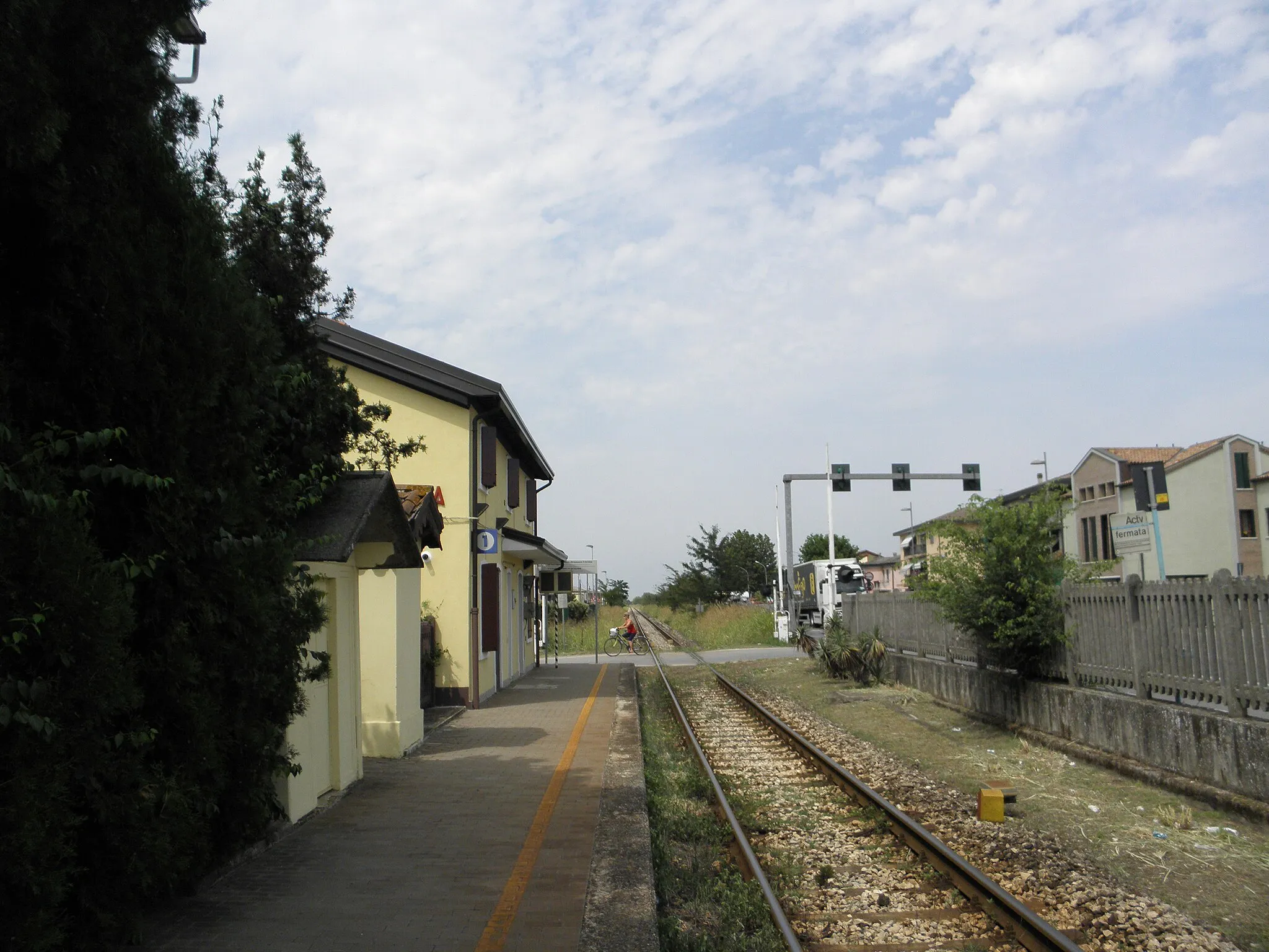 Photo showing: Sant'Anna, frazione di Chioggia: la stazione ferroviaria.