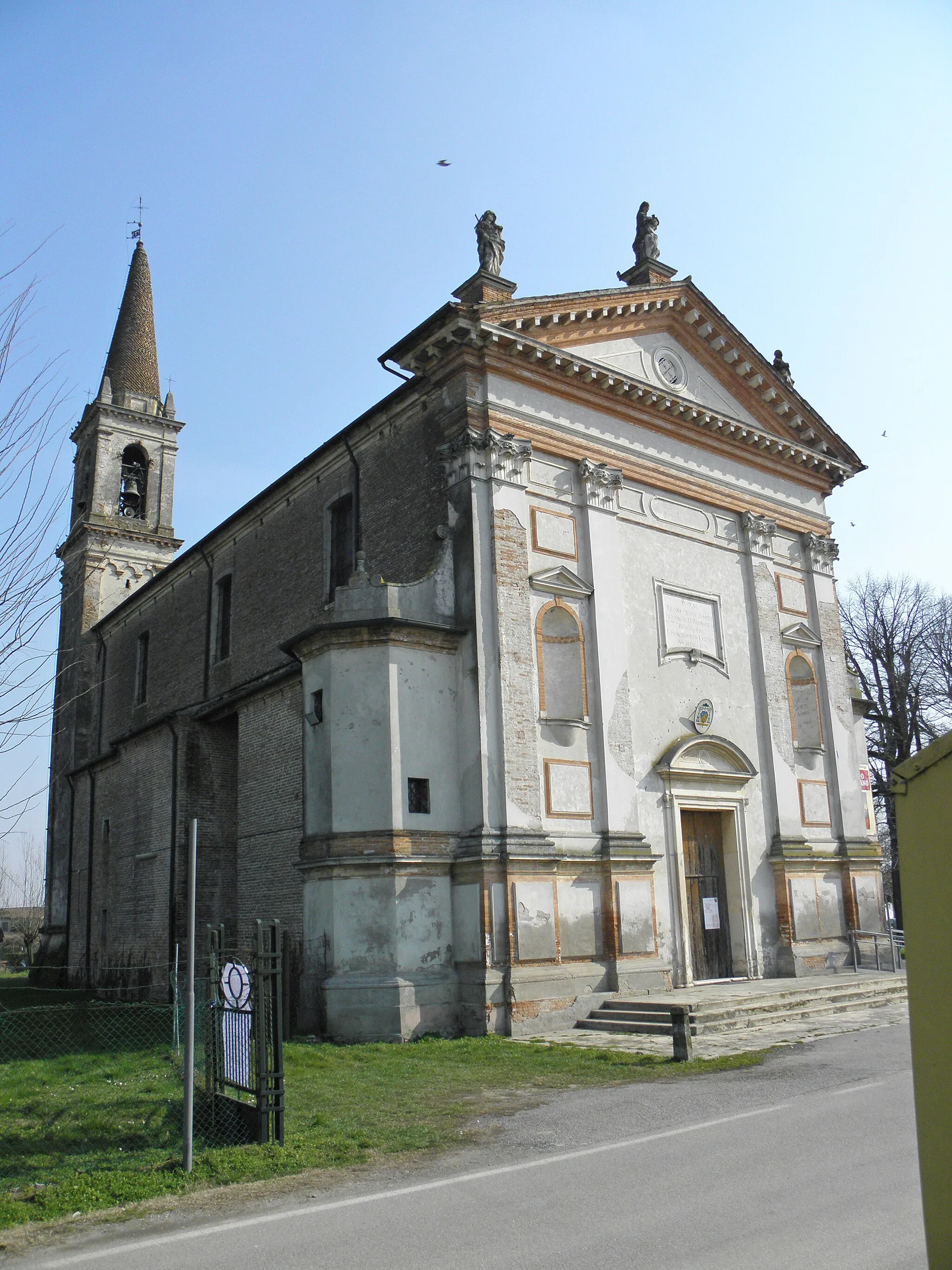 Photo showing: Saguedo, frazione di Lendinara: la parrocchiale intitolata a San Barnaba apostolo