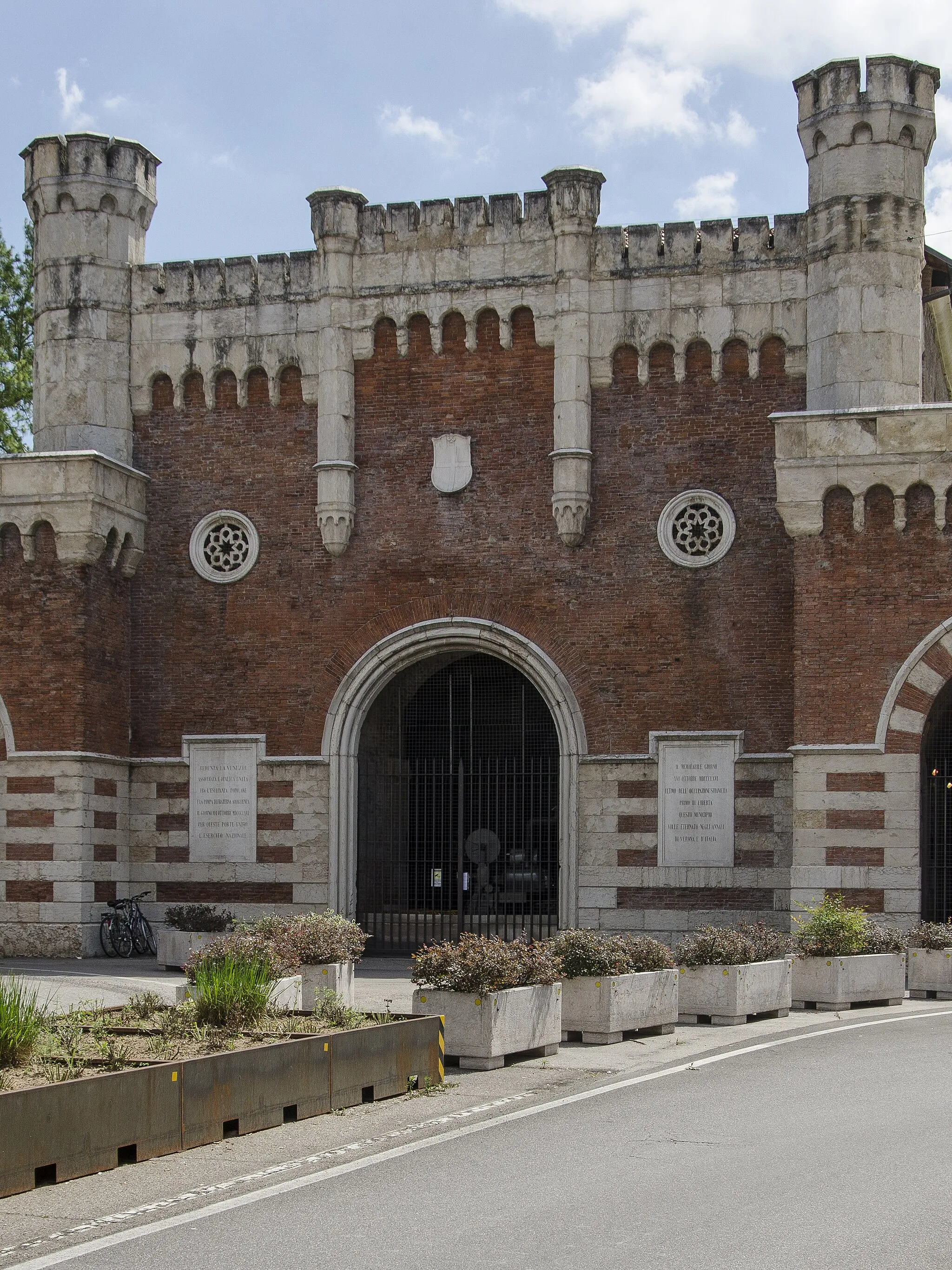 Photo showing: Porta Vescovo a Verona. Lato città.