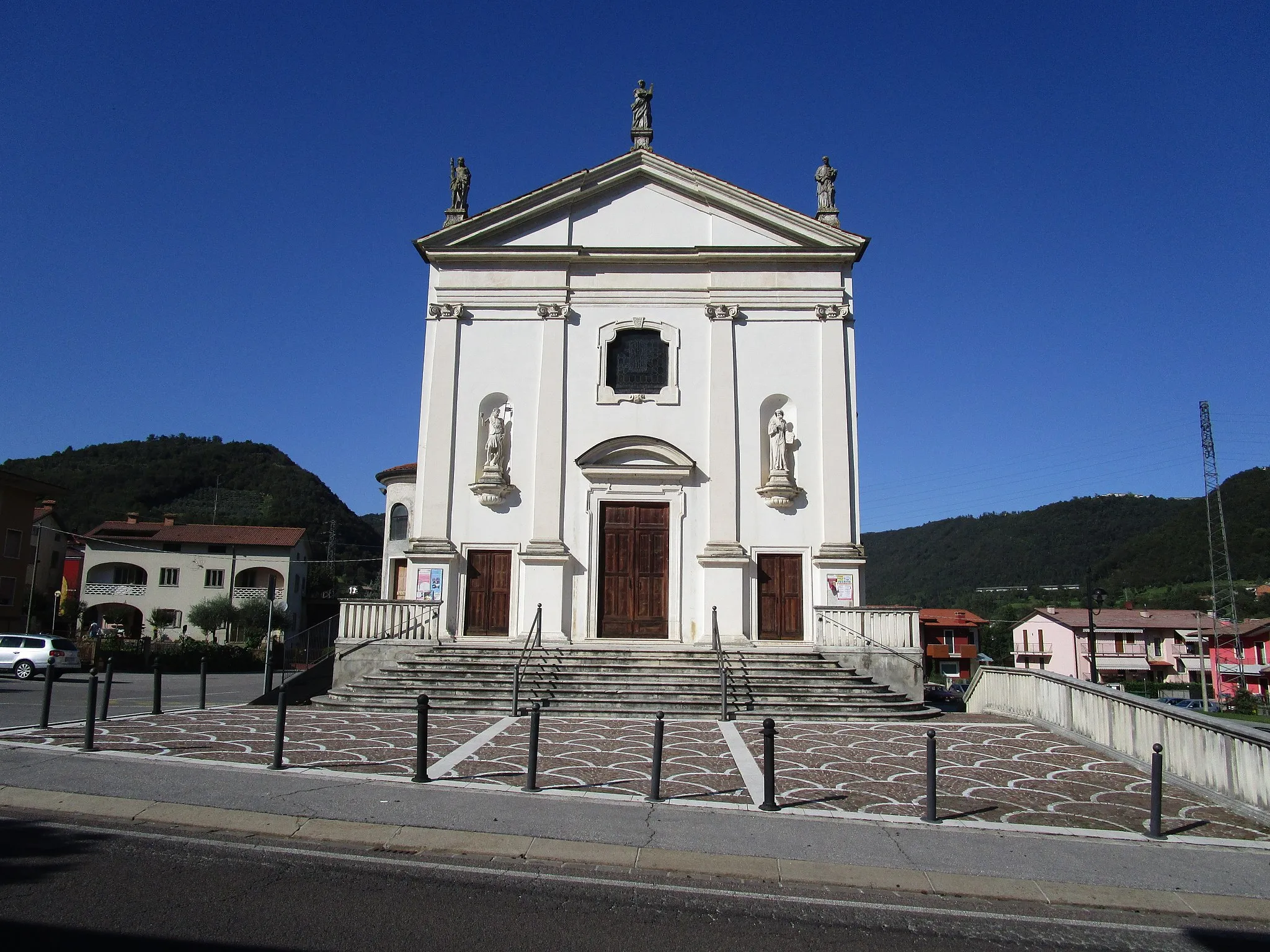 Photo showing: Castelgomberto, frazione Valle, Chiesa di Santa Cecilia.