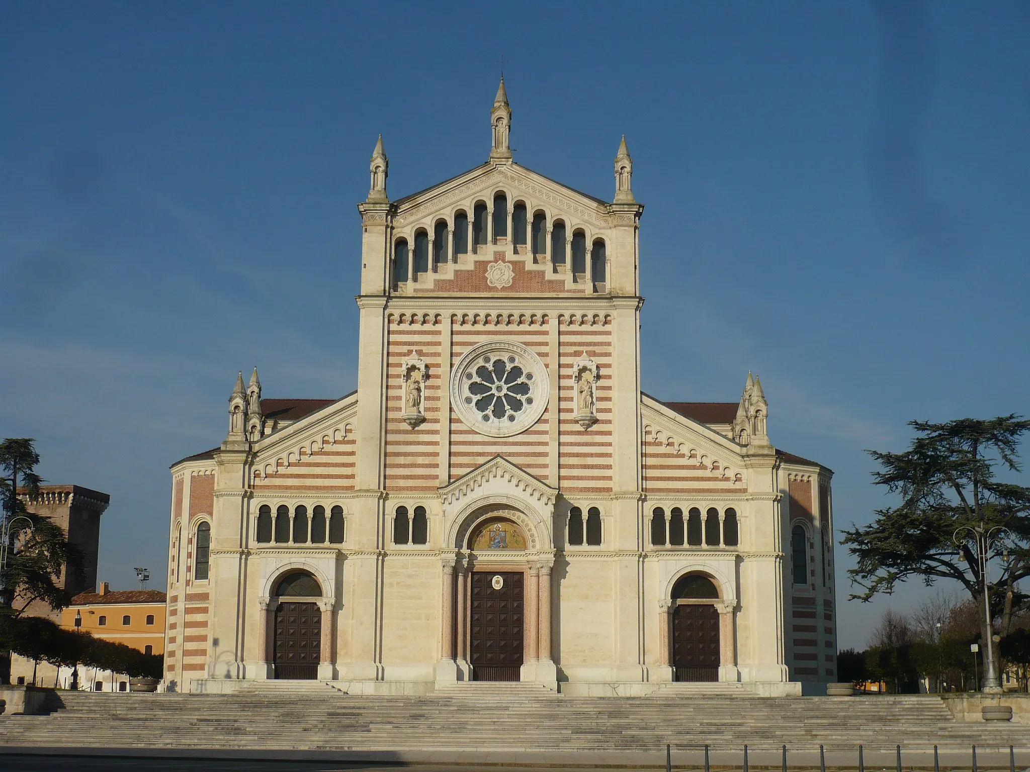 Photo showing: Lonigo's Church