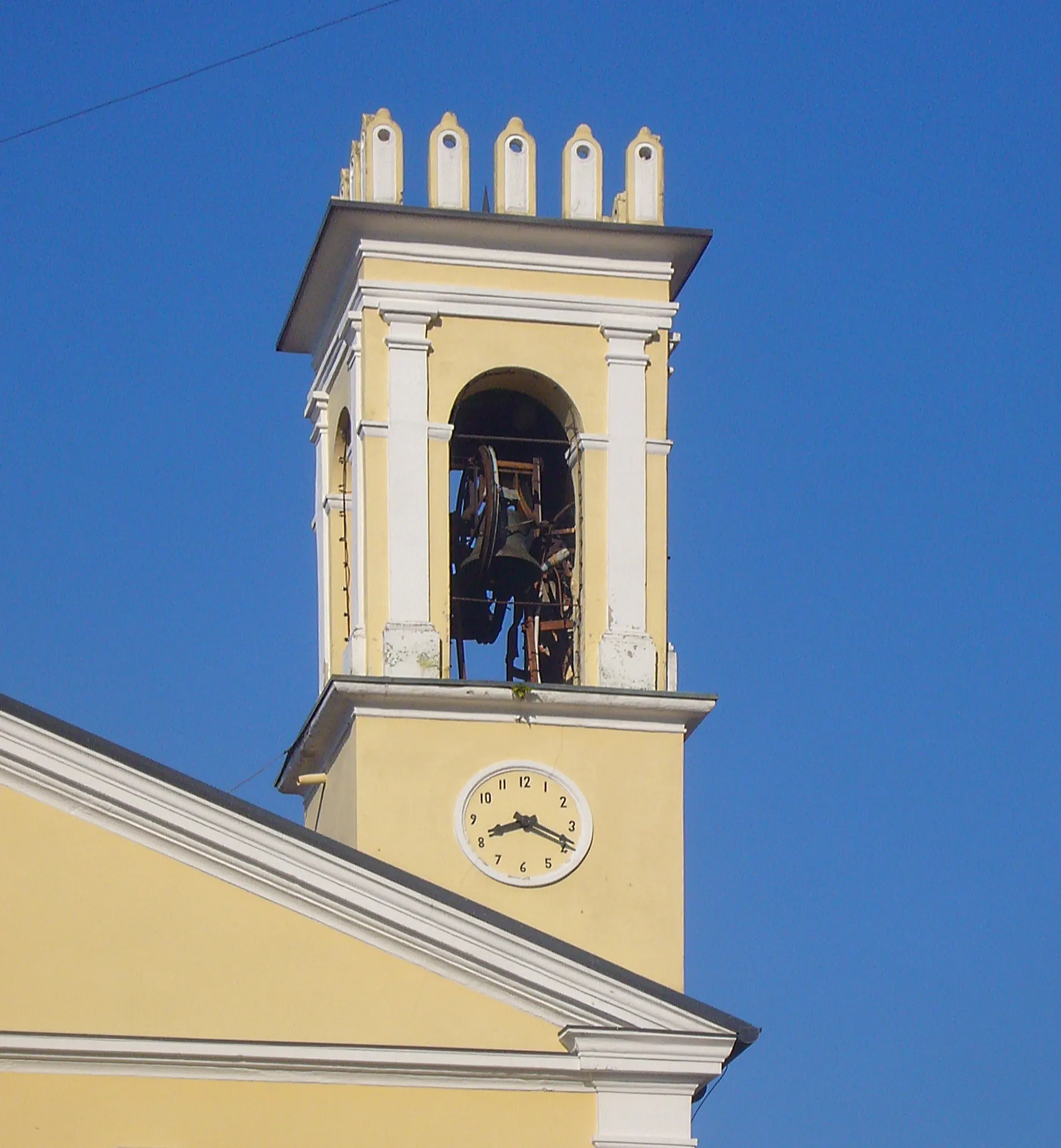 Photo showing: Il campanile della chiesa parrocchiale di Mosson, frazione di Cogollo del Cengio