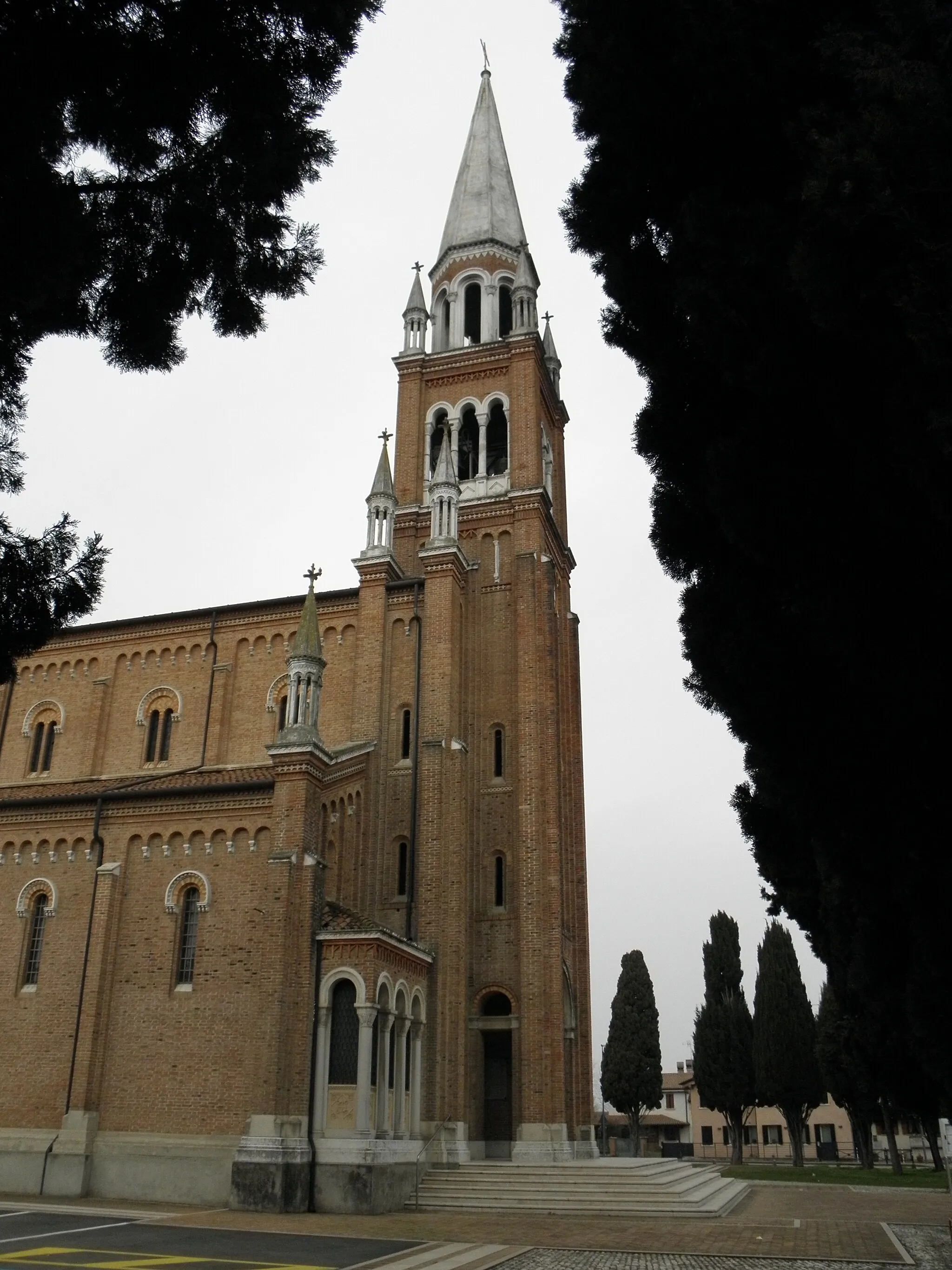 Photo showing: Santa Cristina, frazione di Quinto di Treviso: la chiesa parrocchiale di Santa Cristina.