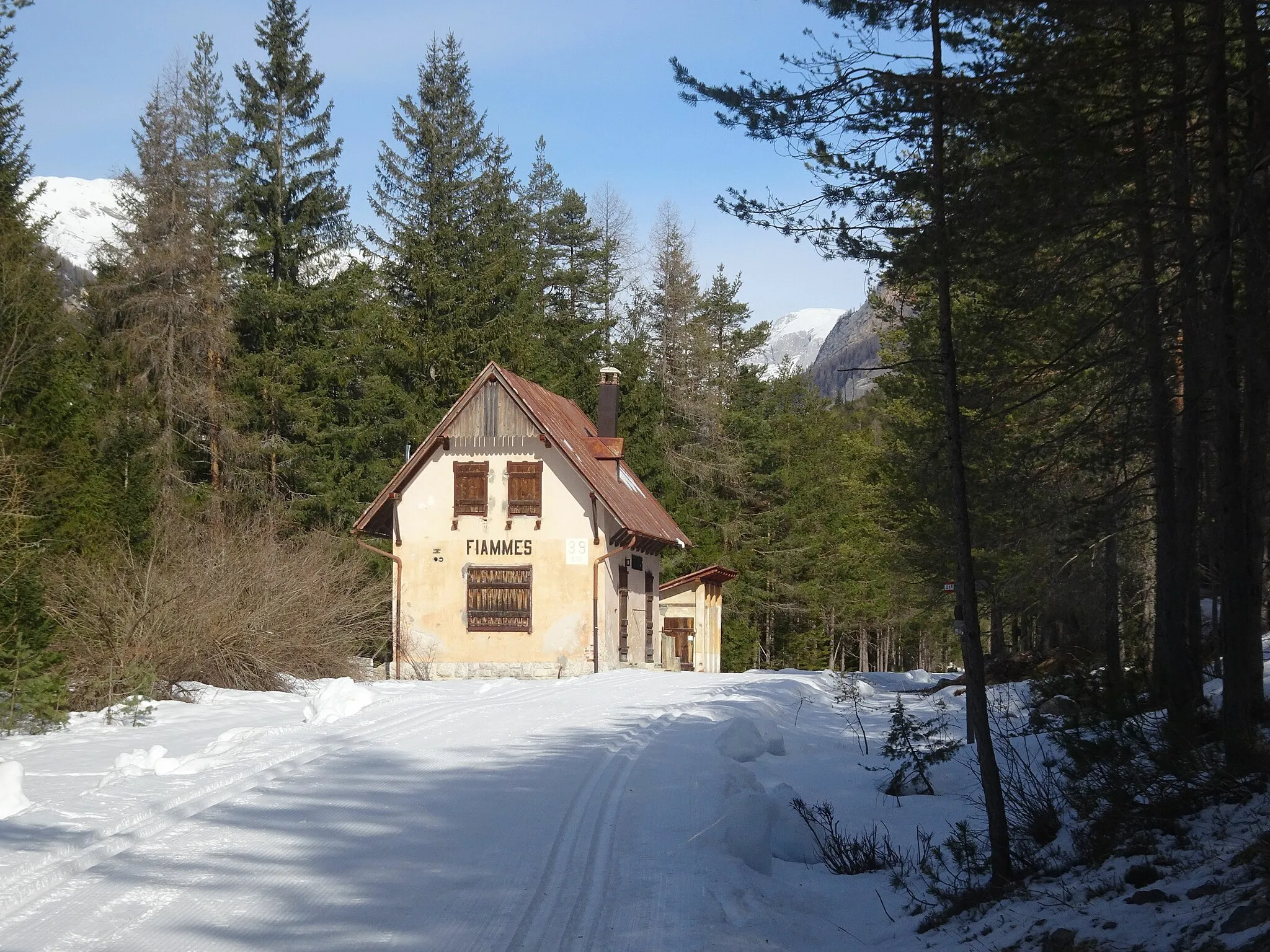 Photo showing: Former Fiames train station at the Dolomite railway