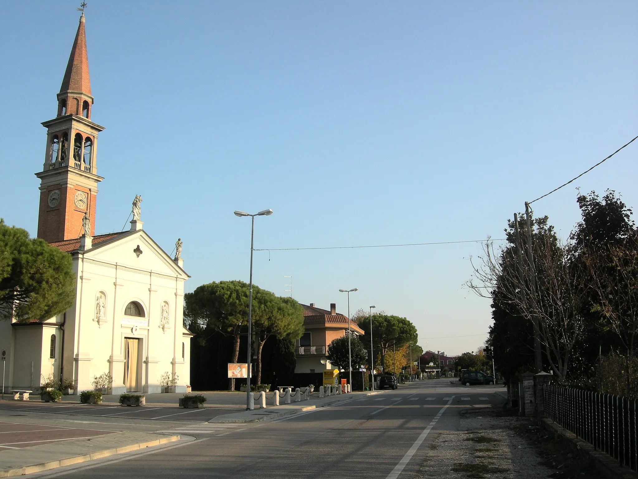 Photo showing: Cervellin, opera propria, centro di Croce di Musile di Piave VE Italy,GFDL lic., data 31.10.2009