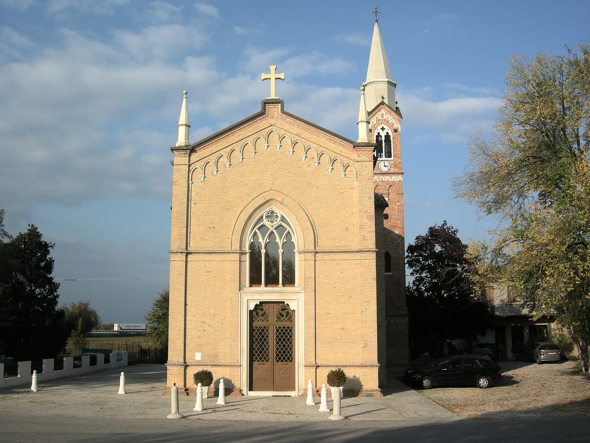 Photo showing: Santuario mariano a Pralongo di Monastier di Treviso, GFDL lic., data 30-10-2009