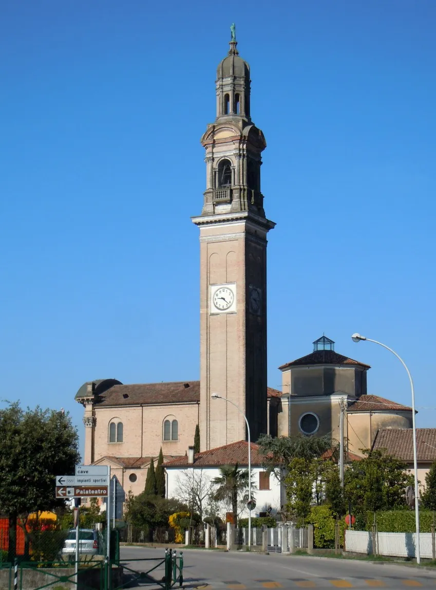 Photo showing: Fontane chiesa nuova