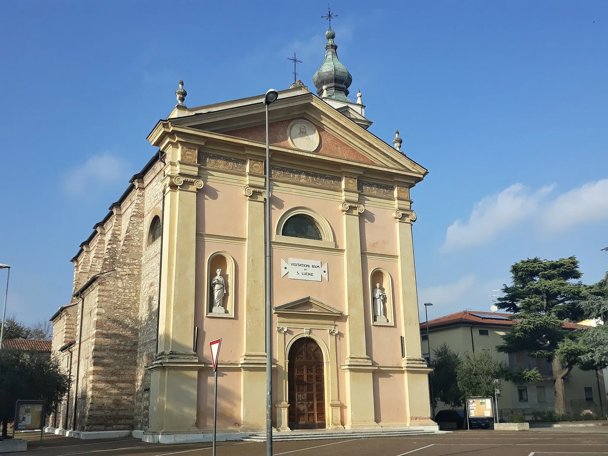 Photo showing: Chiesa di Santa Lucia a Verona