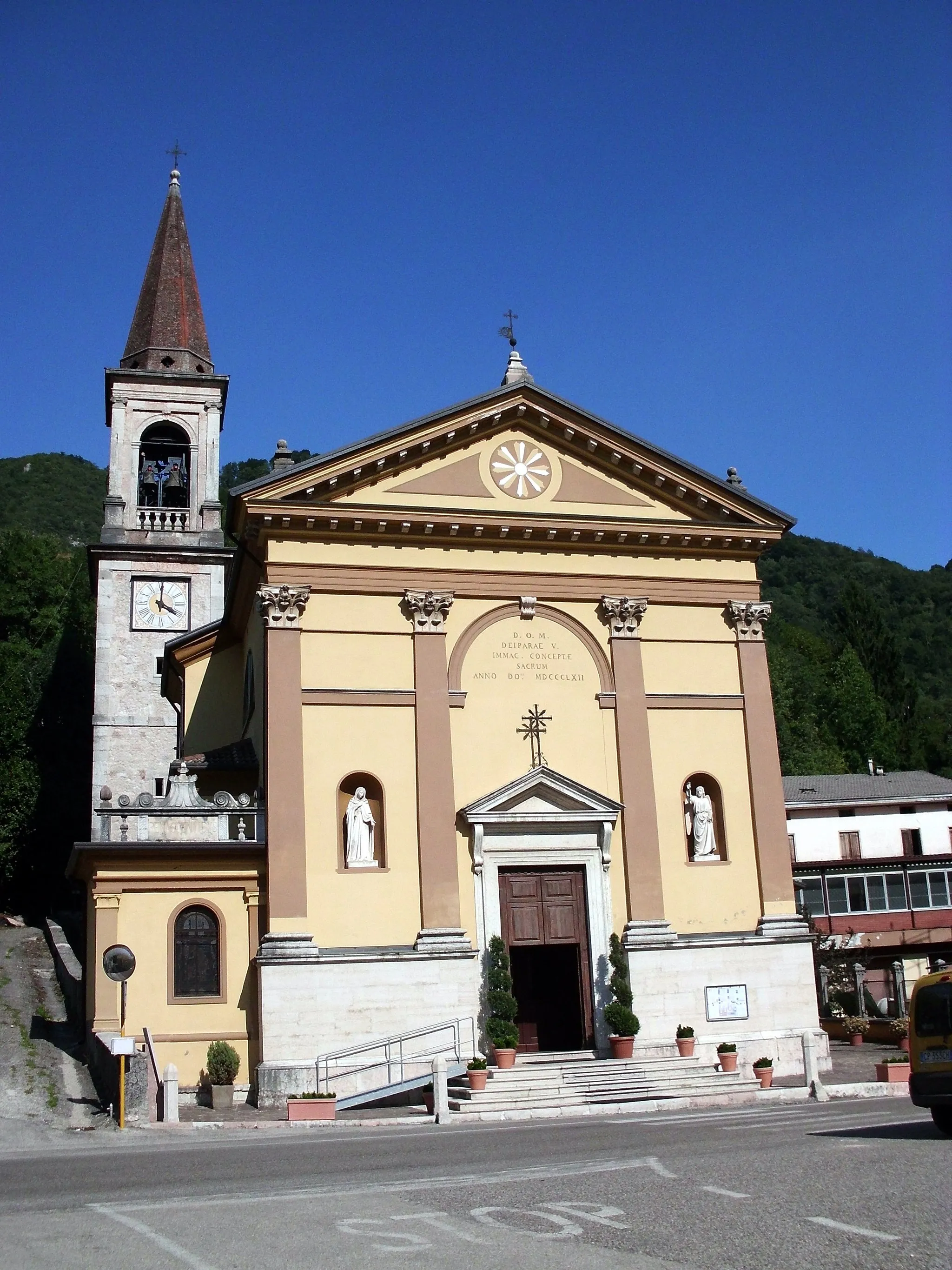 Photo showing: Chiesa parrocchiale di S. Maria Assunta in Selva di Progno (VR).