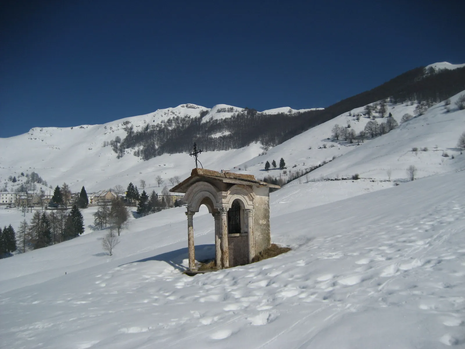 Photo showing: Capitello a Campofontana