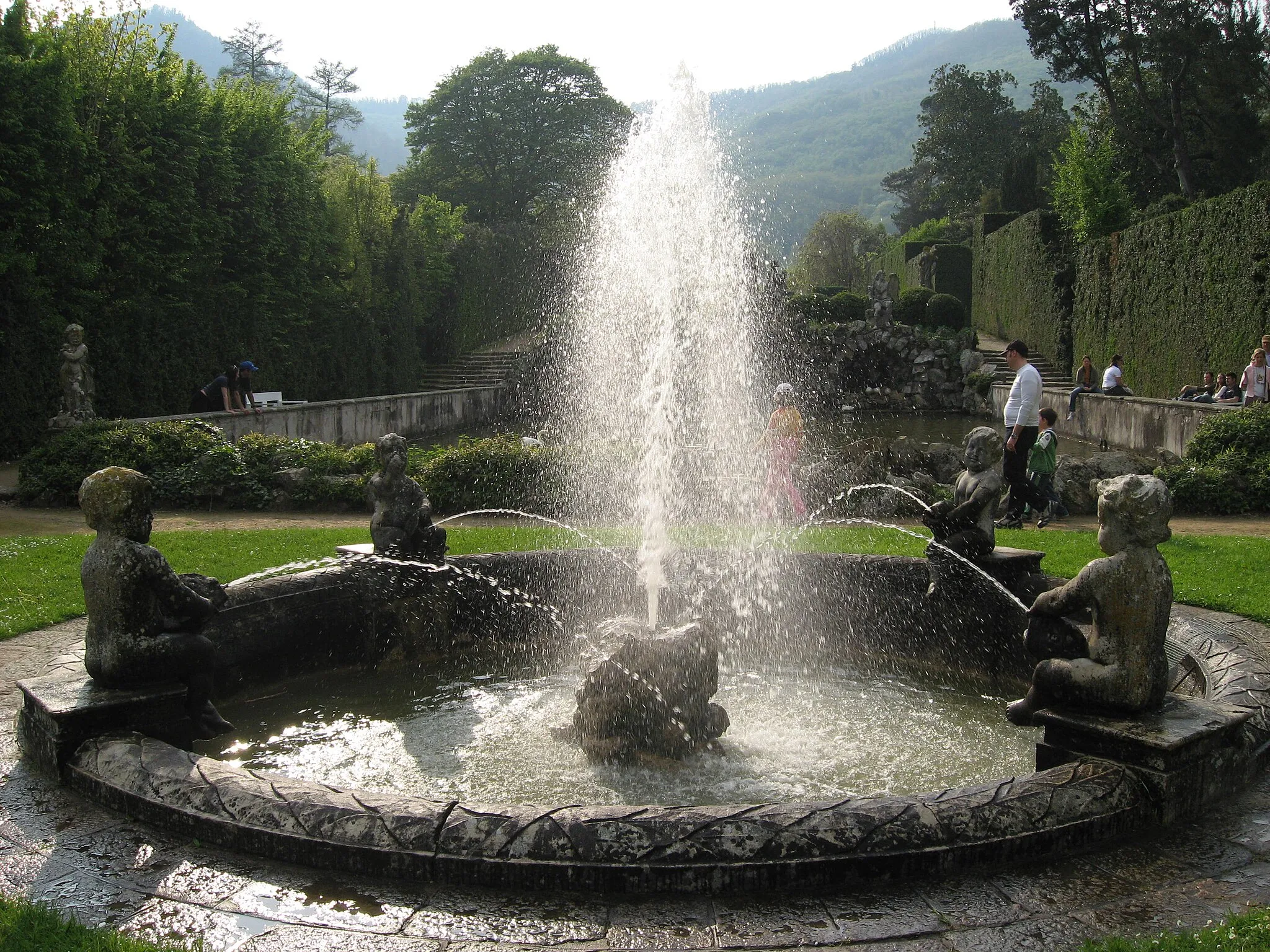 Photo showing: La fontana dell'Iride nel parco di Valsanzibio