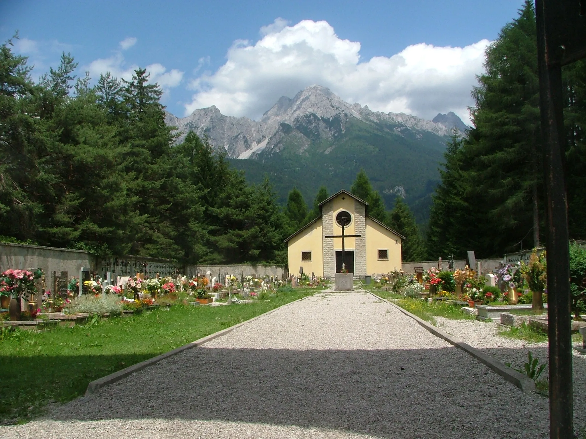 Photo showing: Cemetery of Lorenzago di Cadore, Belluno, Italy