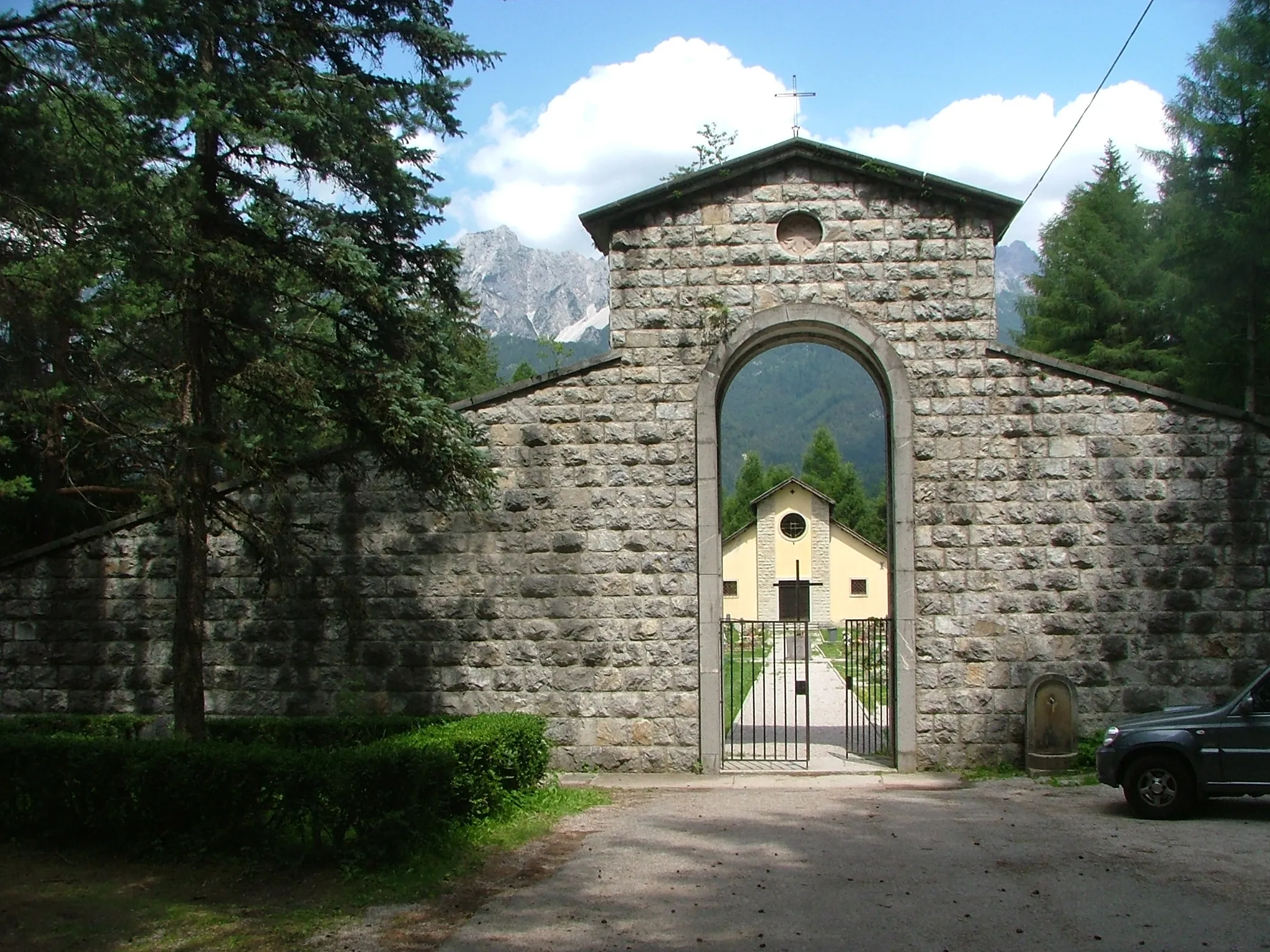 Photo showing: Cemetery of Lorenzago di Cadore, Belluno, Italy