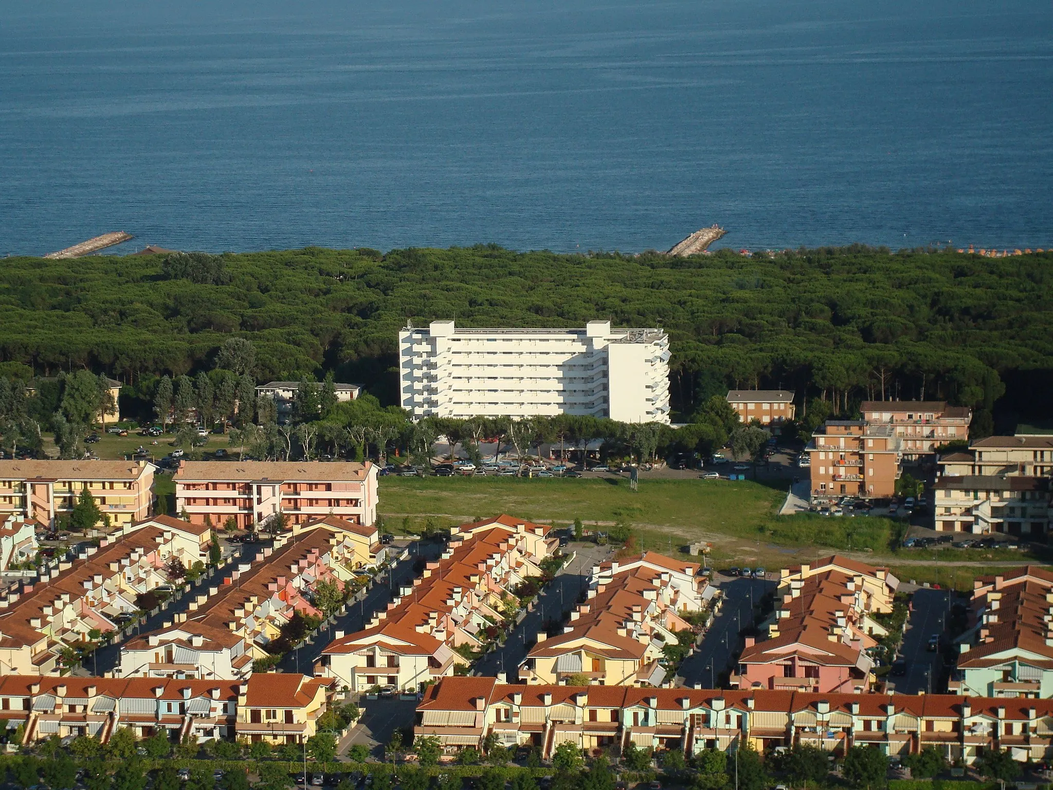 Photo showing: Foto di Eraclea Mare vista all'altezza del Residence Plaza.