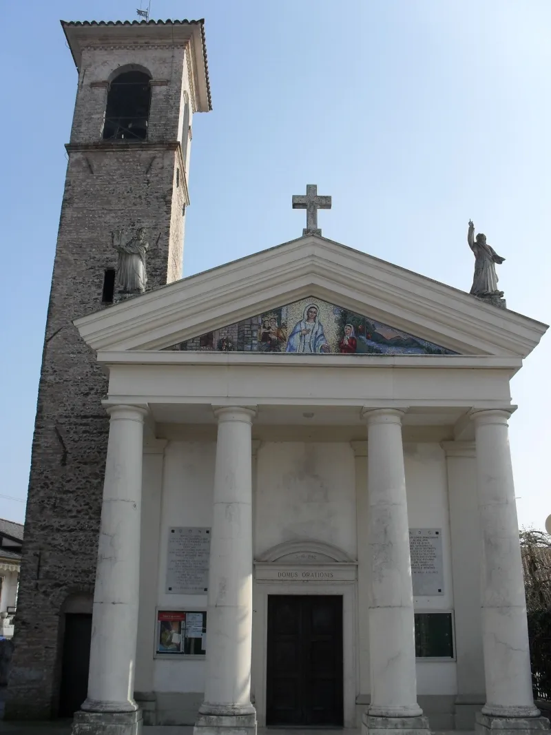 Photo showing: Church of Rosa (from North), little village in Friuli-Venezia Giulia (region in north east of Italy).