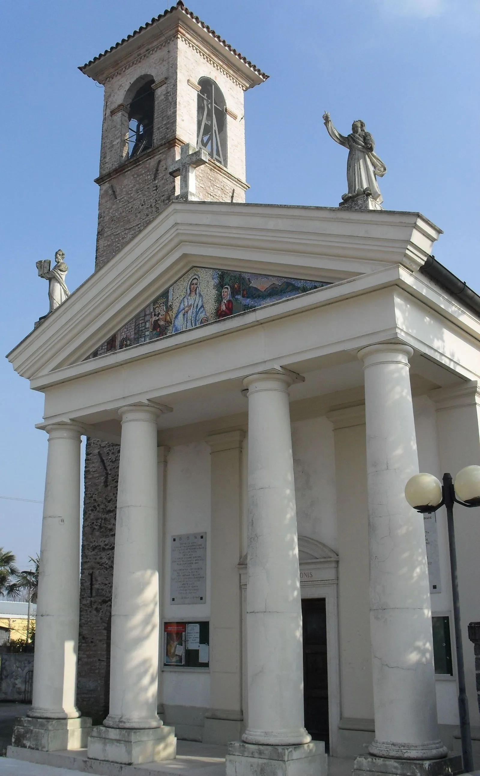 Photo showing: Church of Rosa (from NW), little village in Friuli-Venezia Giulia (region in north east of Italy).