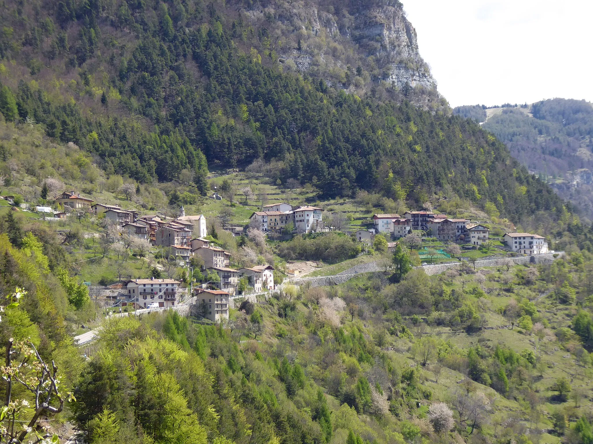 Photo showing: Scottini, Pornal and Dieneri as seen from Potrich (Terragnolo, Trentino, Italy)