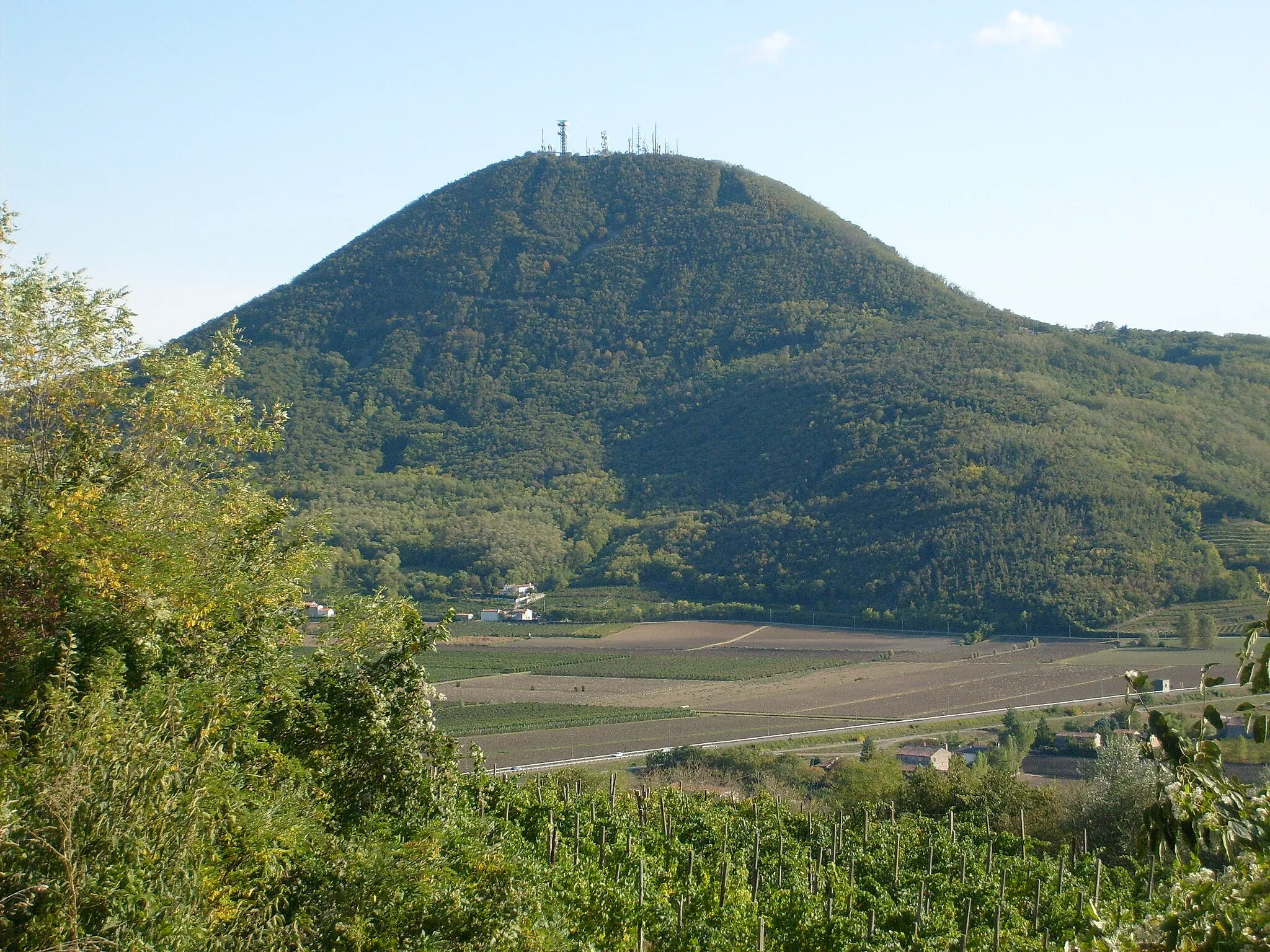 Photo showing: Il Monte Cero visto dal Monte Cinto