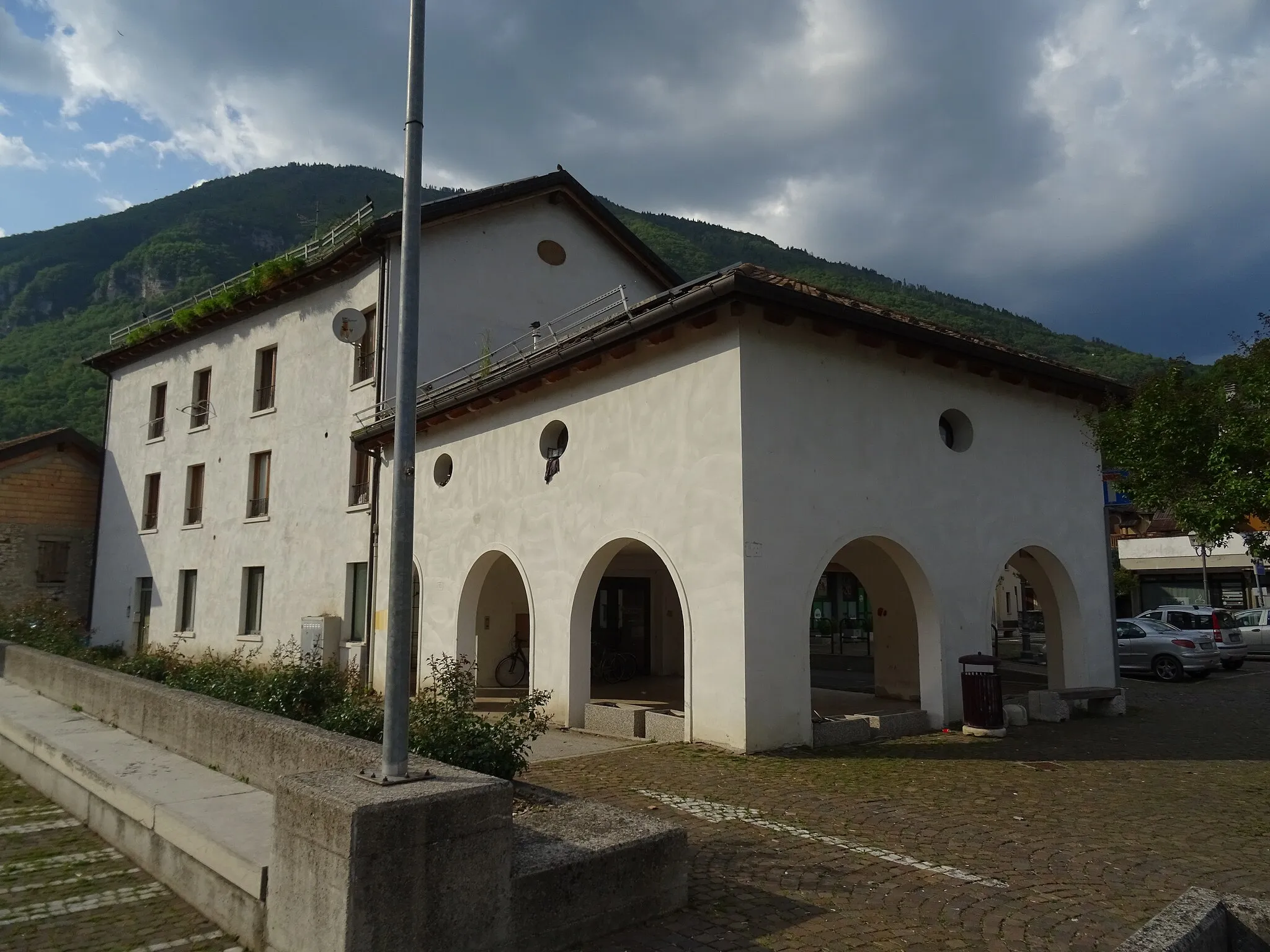 Photo showing: Arten (Fonzaso, Veneto, Italy) - Cassa Rurale building
