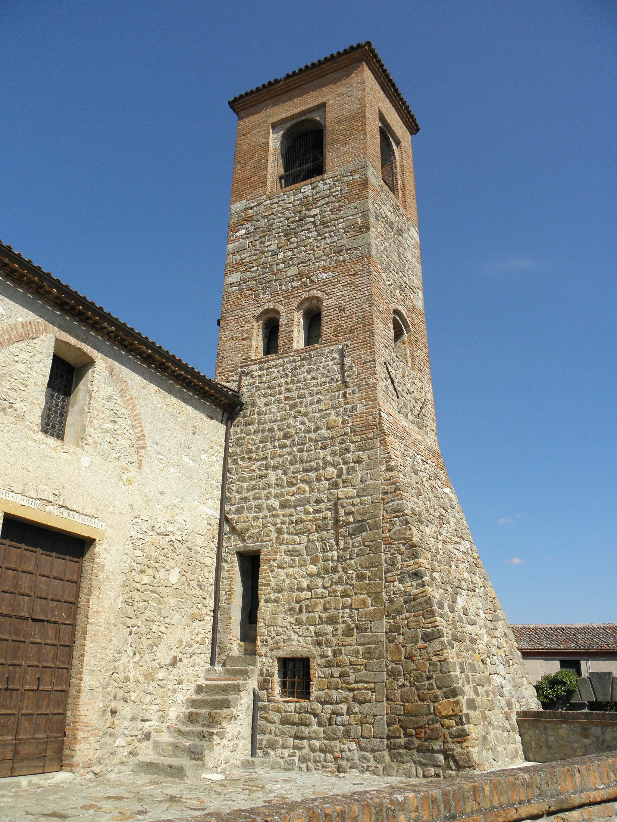 Photo showing: Arquà Petrarca: il campanile dell'Oratorio della Santissima Trinità.