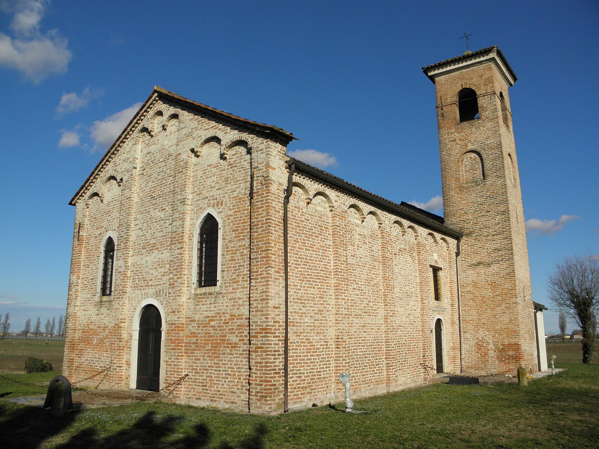 Photo showing: Bagnoletto, località di Bagnoli di Sopra: l'oratorio di San Daniele, già parrocchiale, risalente al XIII secolo.