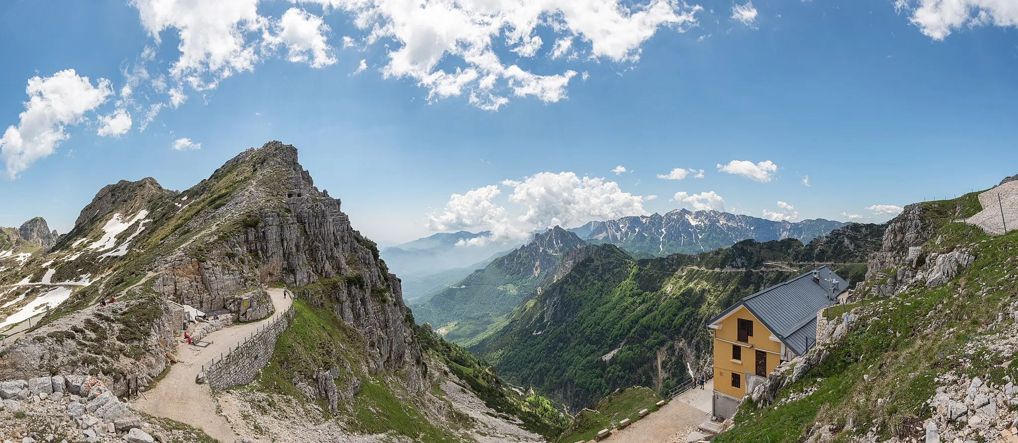 Photo showing: Rifugio Achille Papa - Valli del Pasubio, Vicenza, Italia