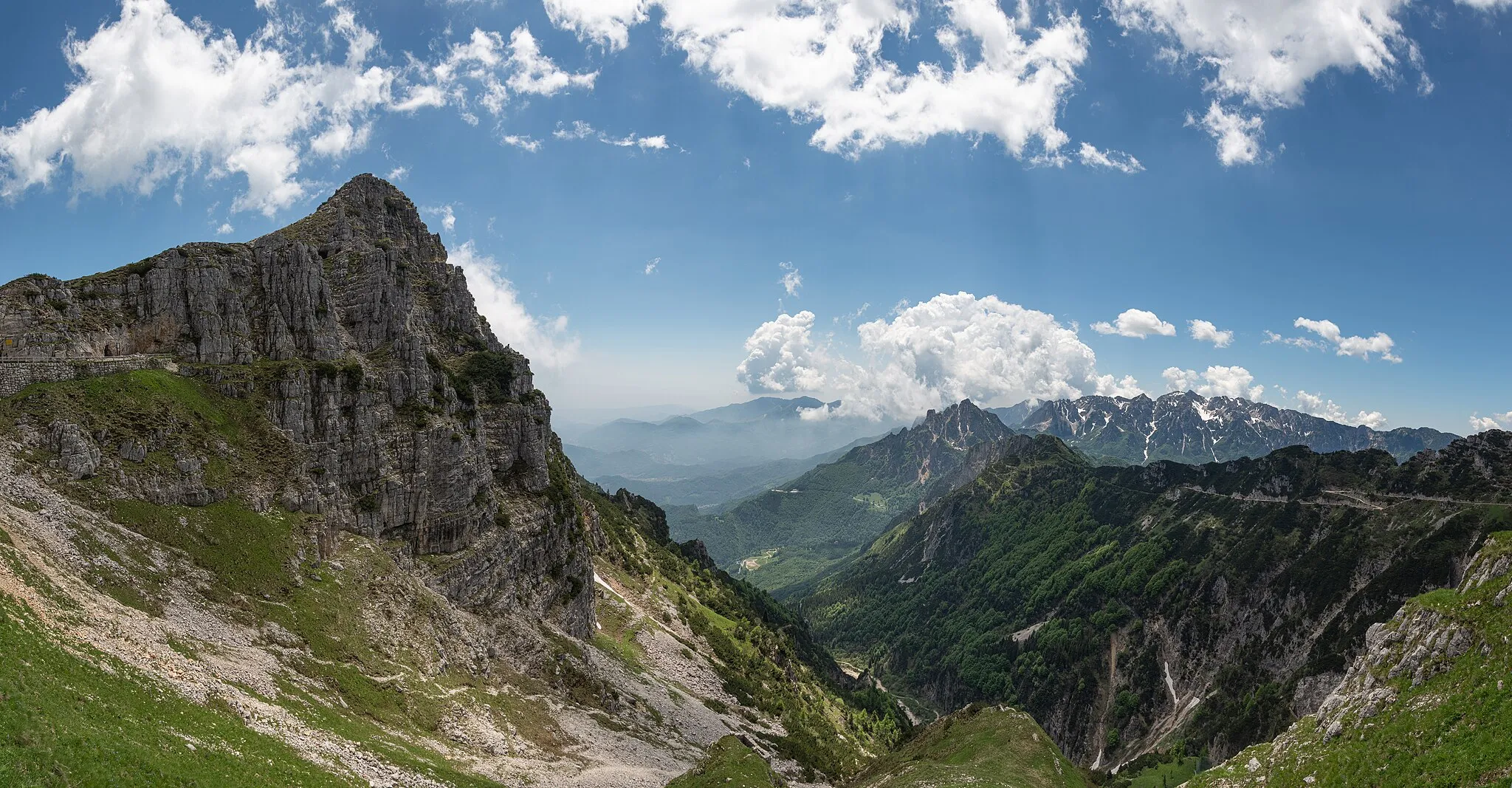 Photo showing: Vista dal Rifugio Achille Papa - Valli del Pasubio, Vicenza, Italia