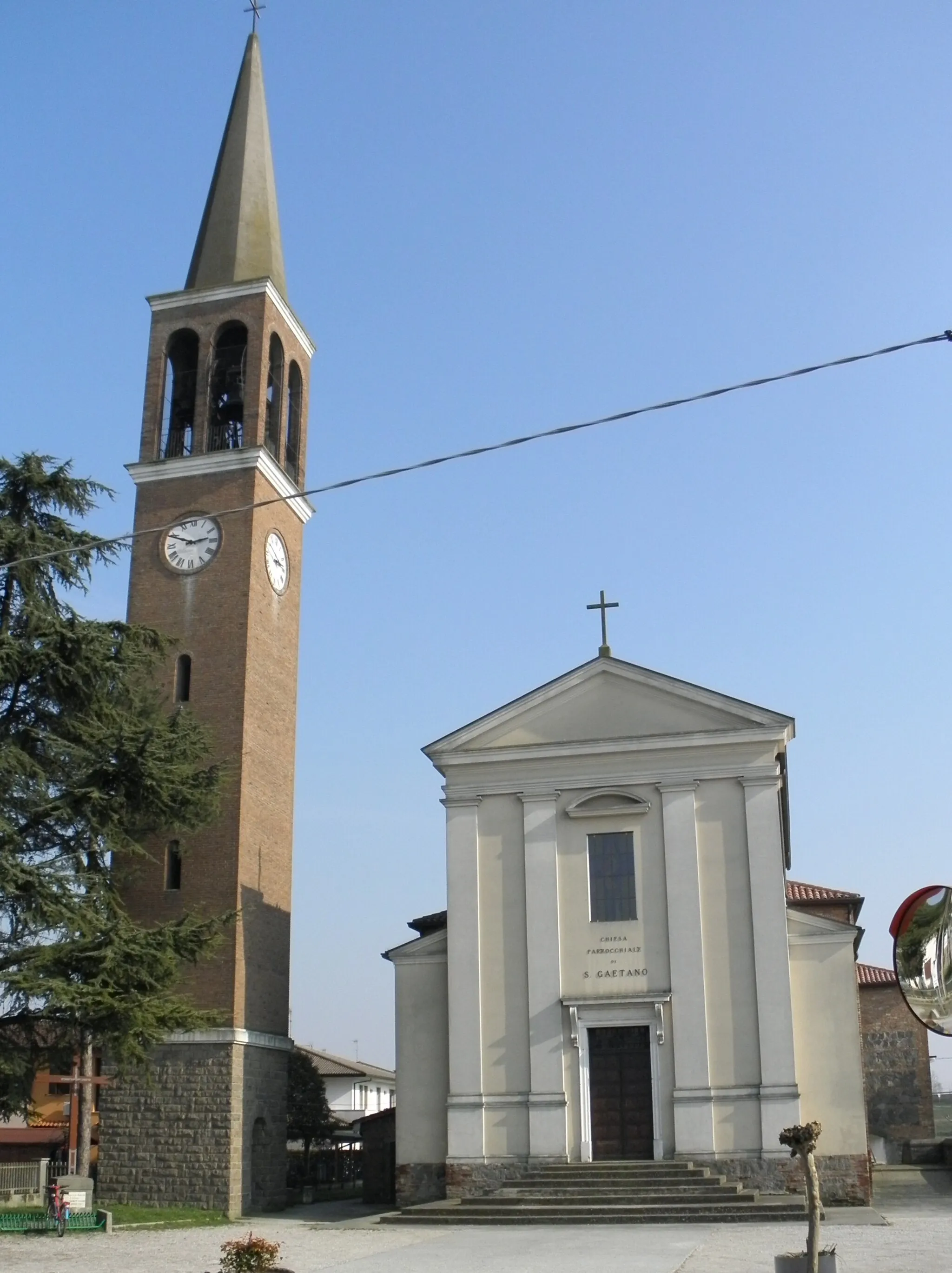 Photo showing: Ca' Morosini, comune di San'Urbano, provincia di Padova: la parrocchiale intitolata a San Gaetano.