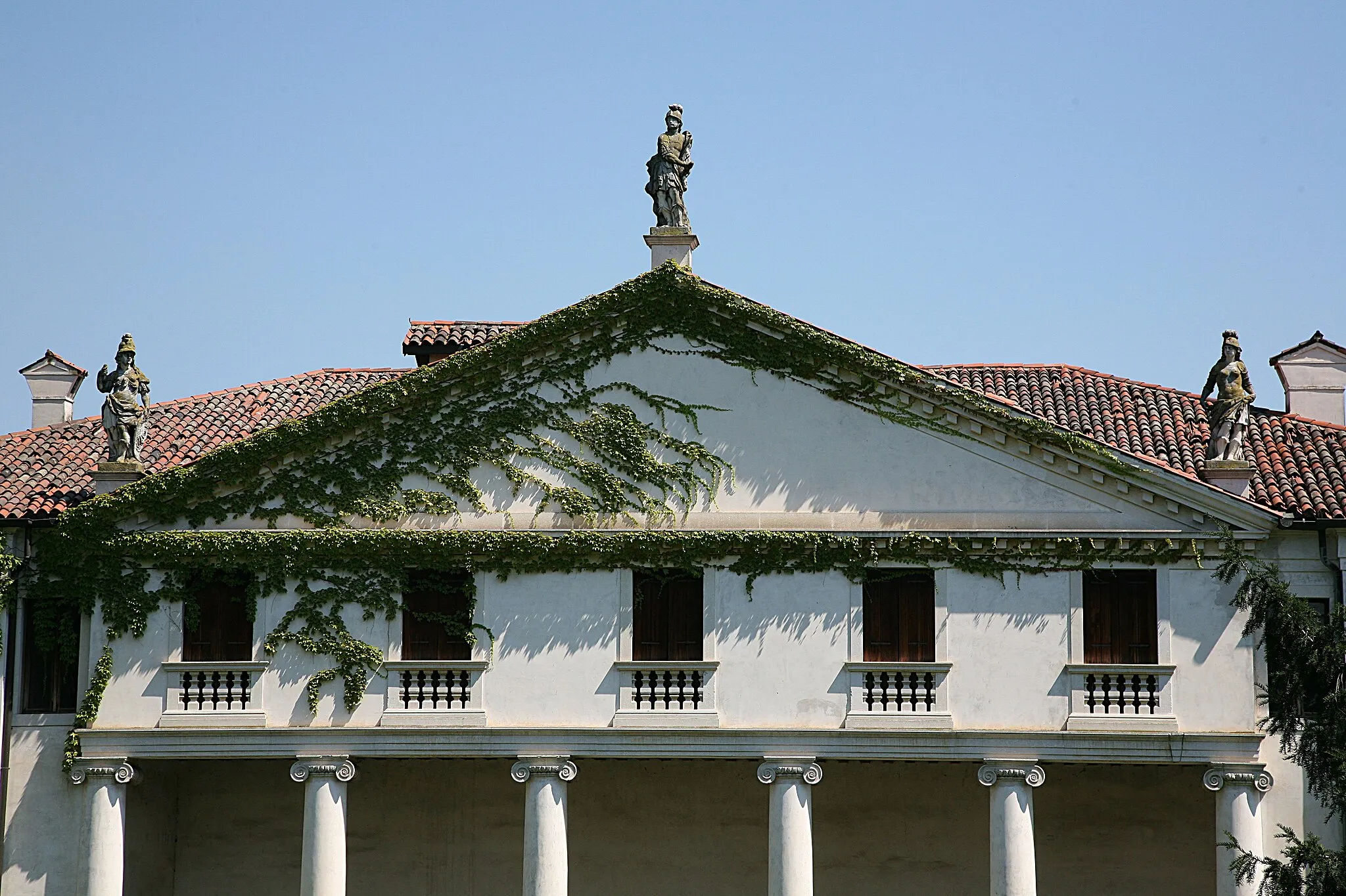 Photo showing: A villa in Bolzano Vicentino just outside Vicenza by Andrea Palladio.