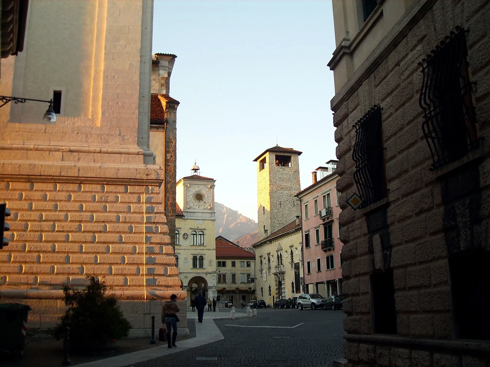 Photo showing: Duomo's (Dom) square,Belluno,Italy;