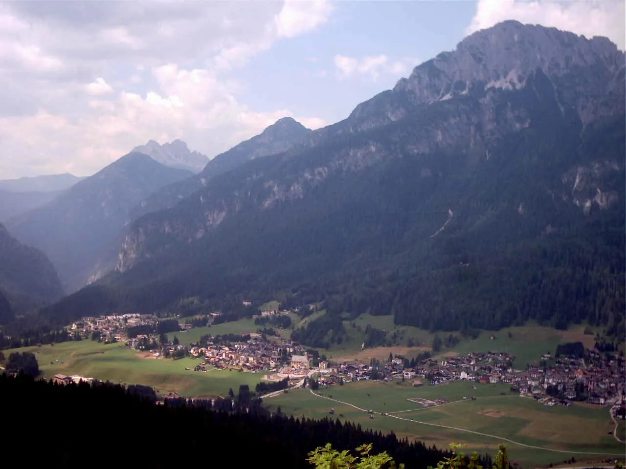 Photo showing: Veduta di Sappada dall'alto