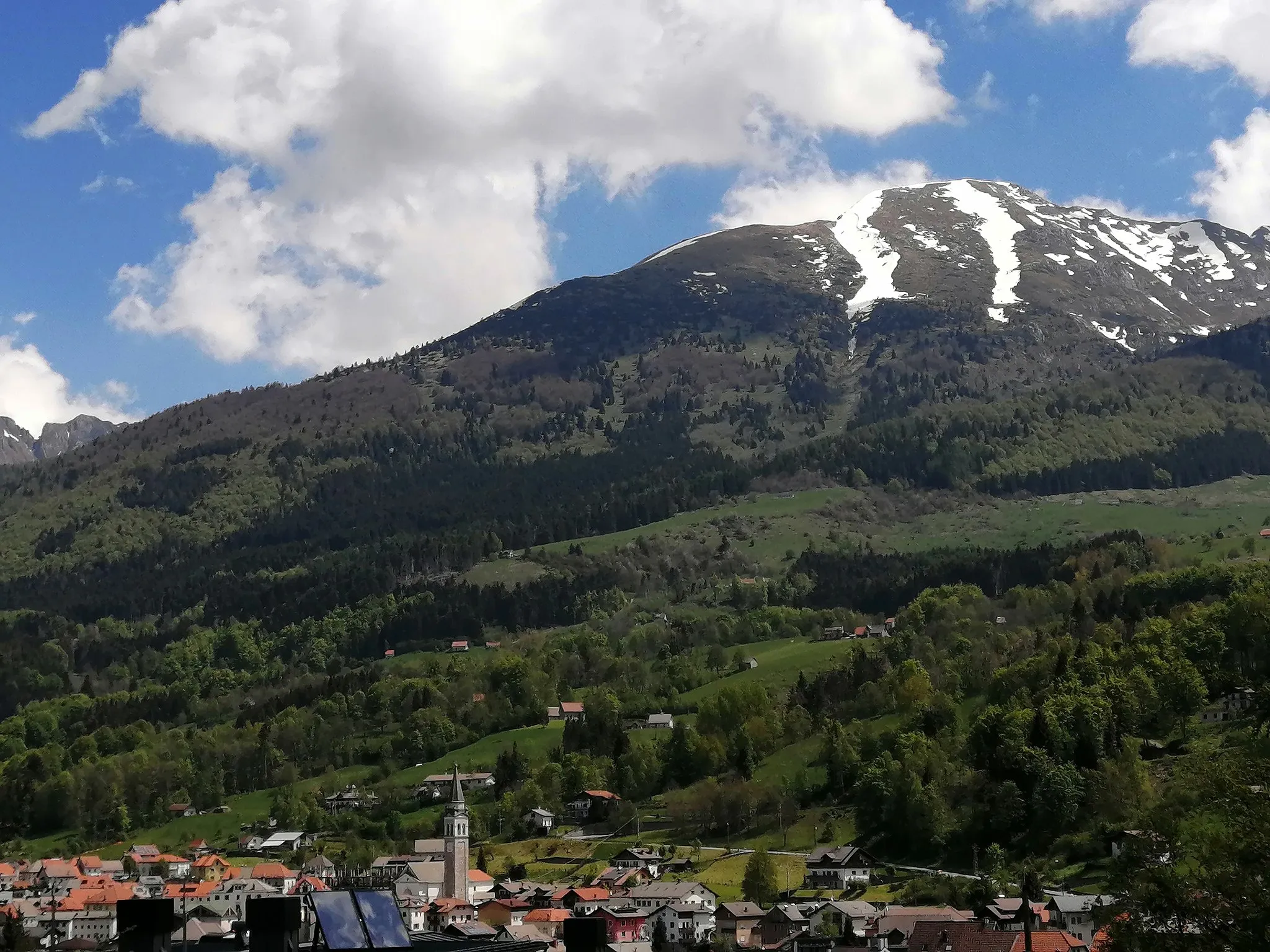 Photo showing: Tambre e il Monte Guslon
