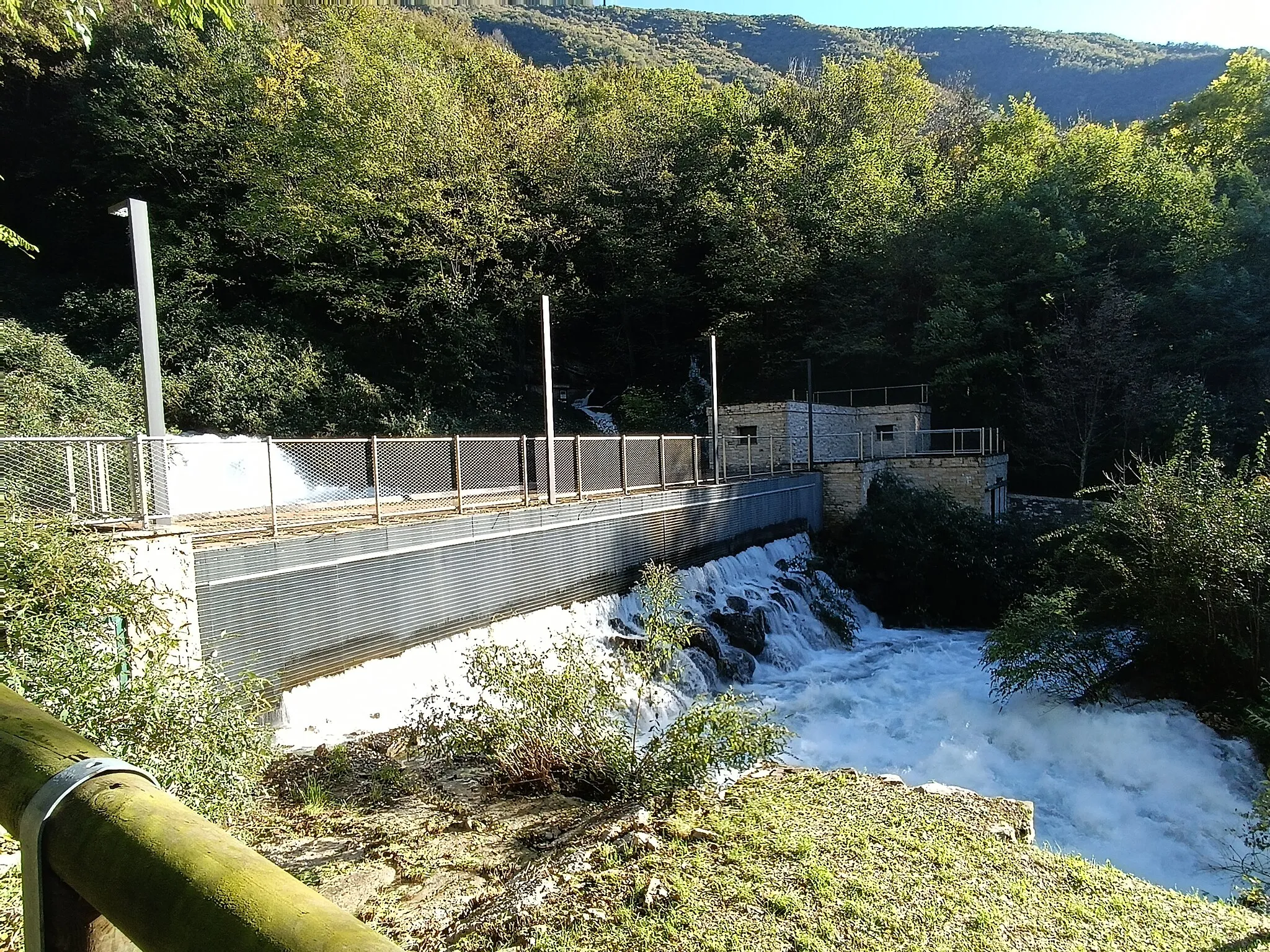 Photo showing: Vas water spring barrier 6