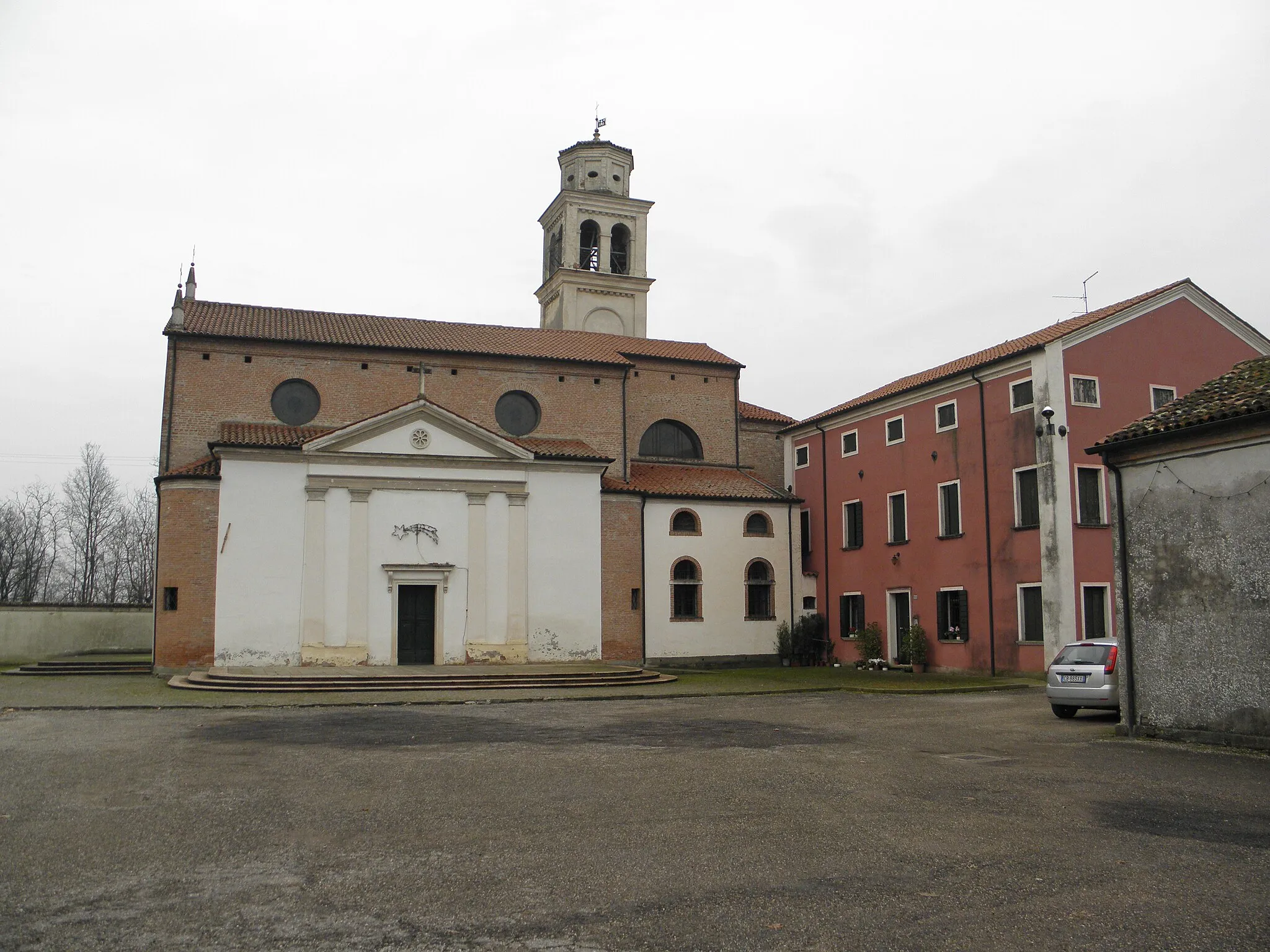 Photo showing: Valli Mocenighe, frazione di Piacenza D'Adige: la chiesa parrocchiale dell'Annunciazione della Beata Vergine Maria.