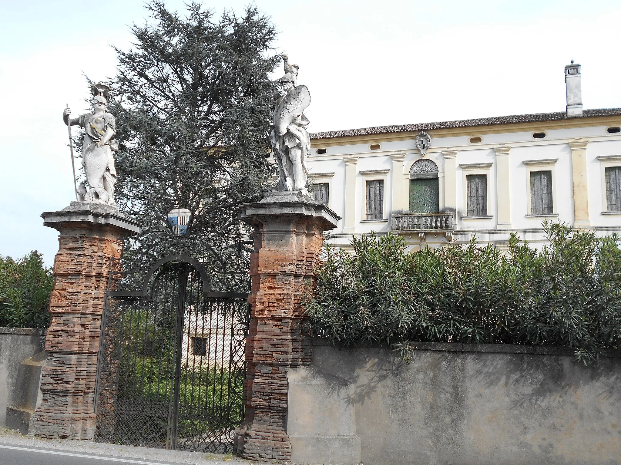 Photo showing: Palazzo San Bonifacio,  Villa Estense