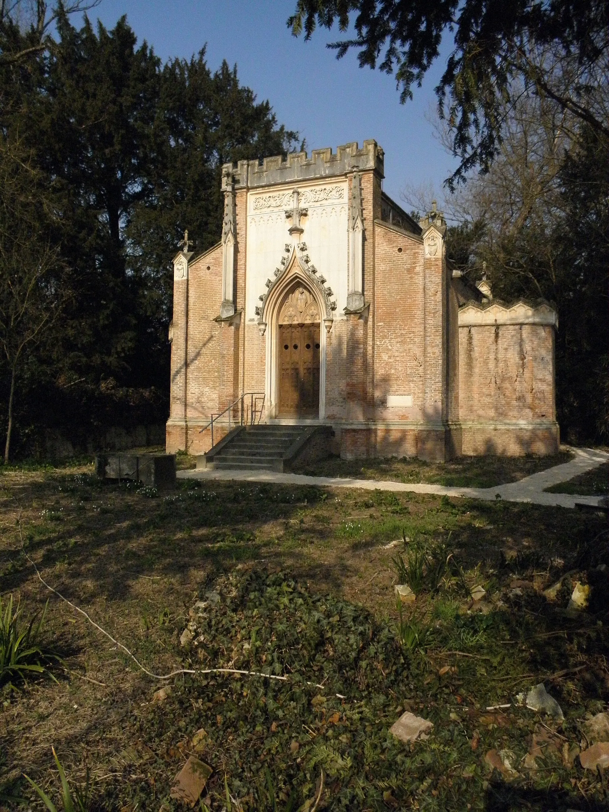 Photo showing: Vescovana: cappella funeraria di Villa Pisani, opera dell'architetto padovano Pietro Selvatico, edificata nel 1860.