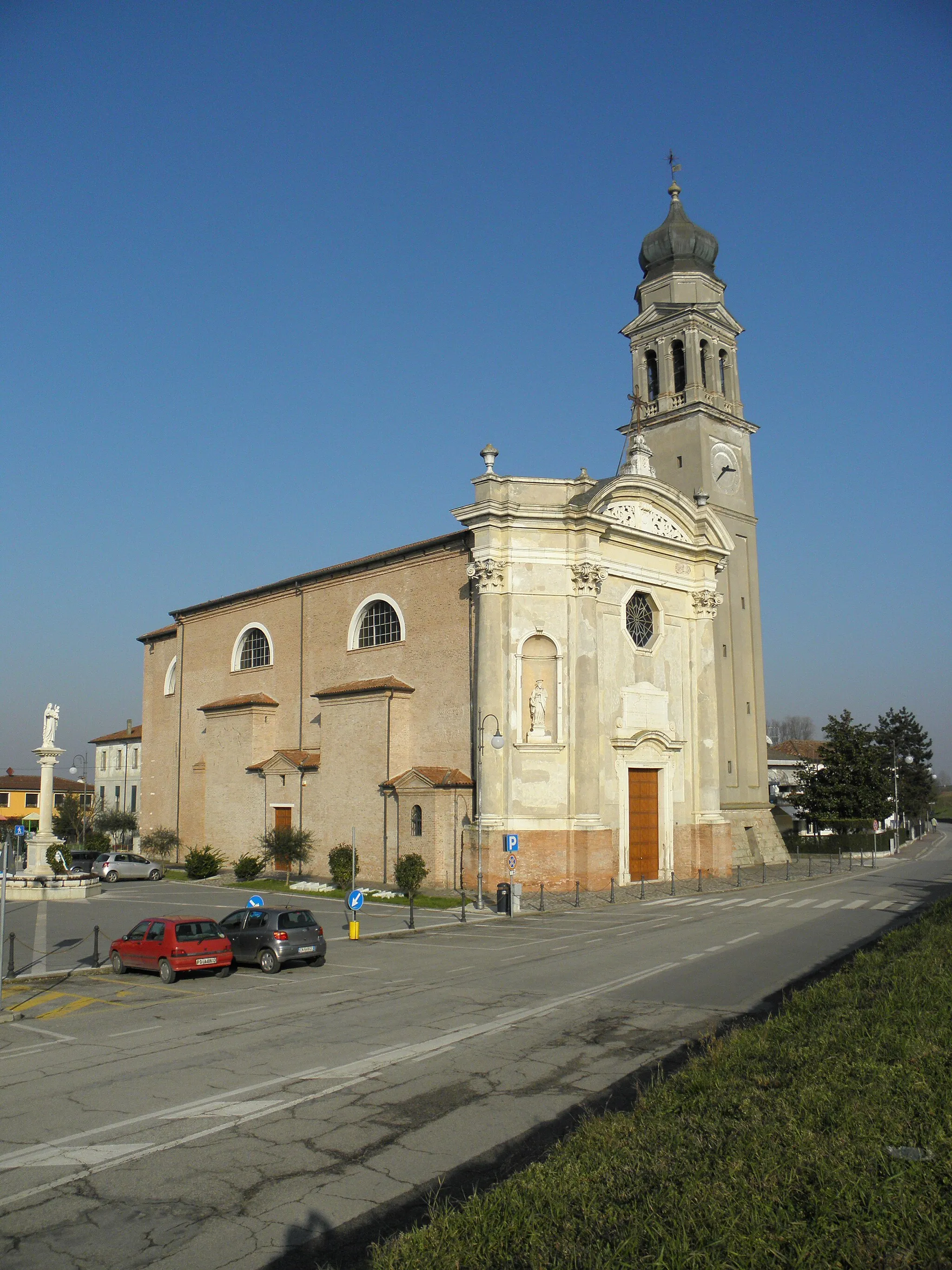 Photo showing: Boara Pisani: Chiesa parrocchiale di Santa Maria della neve.
