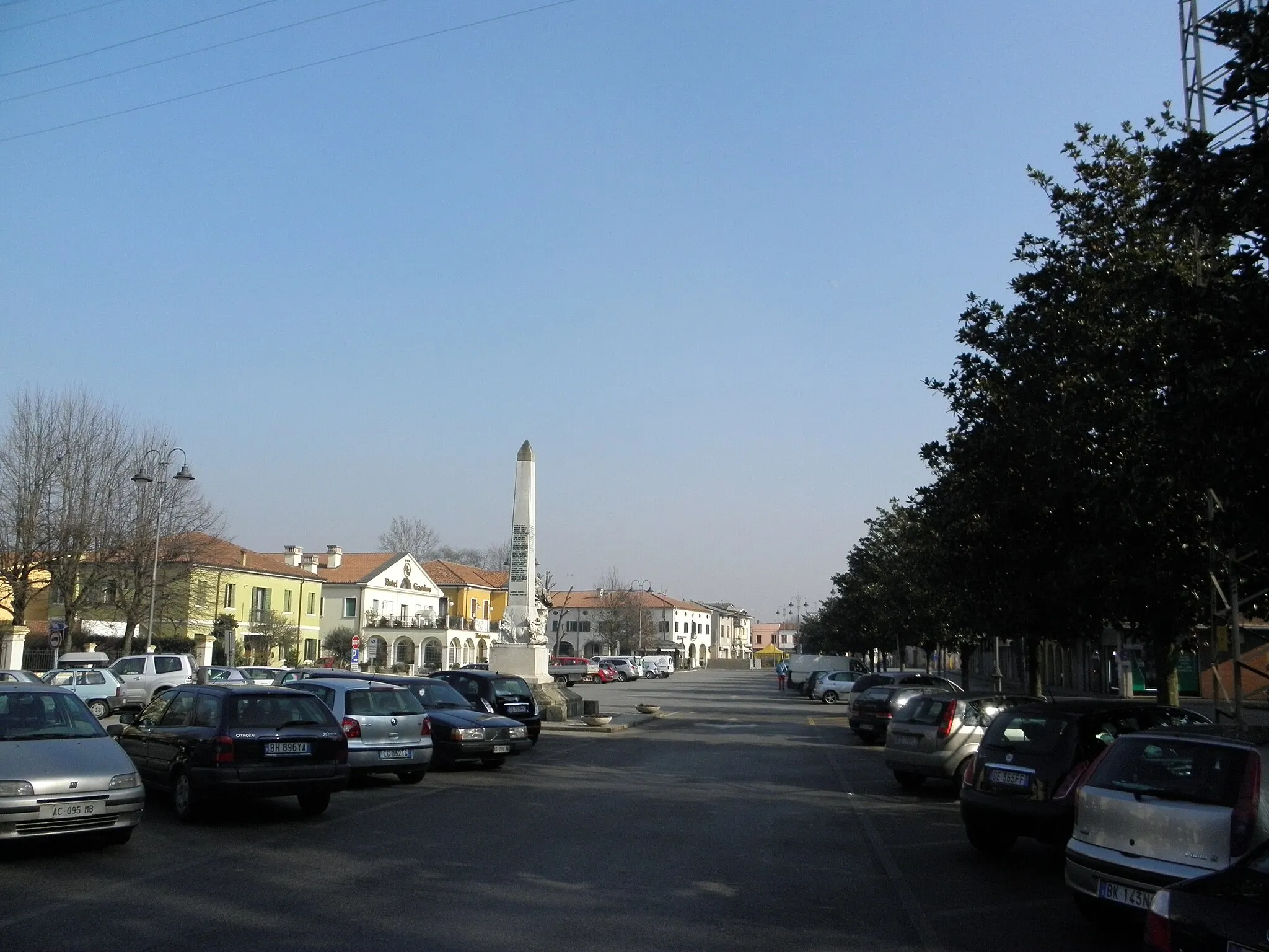 Photo showing: Piazza Giuseppe Mazzini a Stanghella, provincia di Padova.