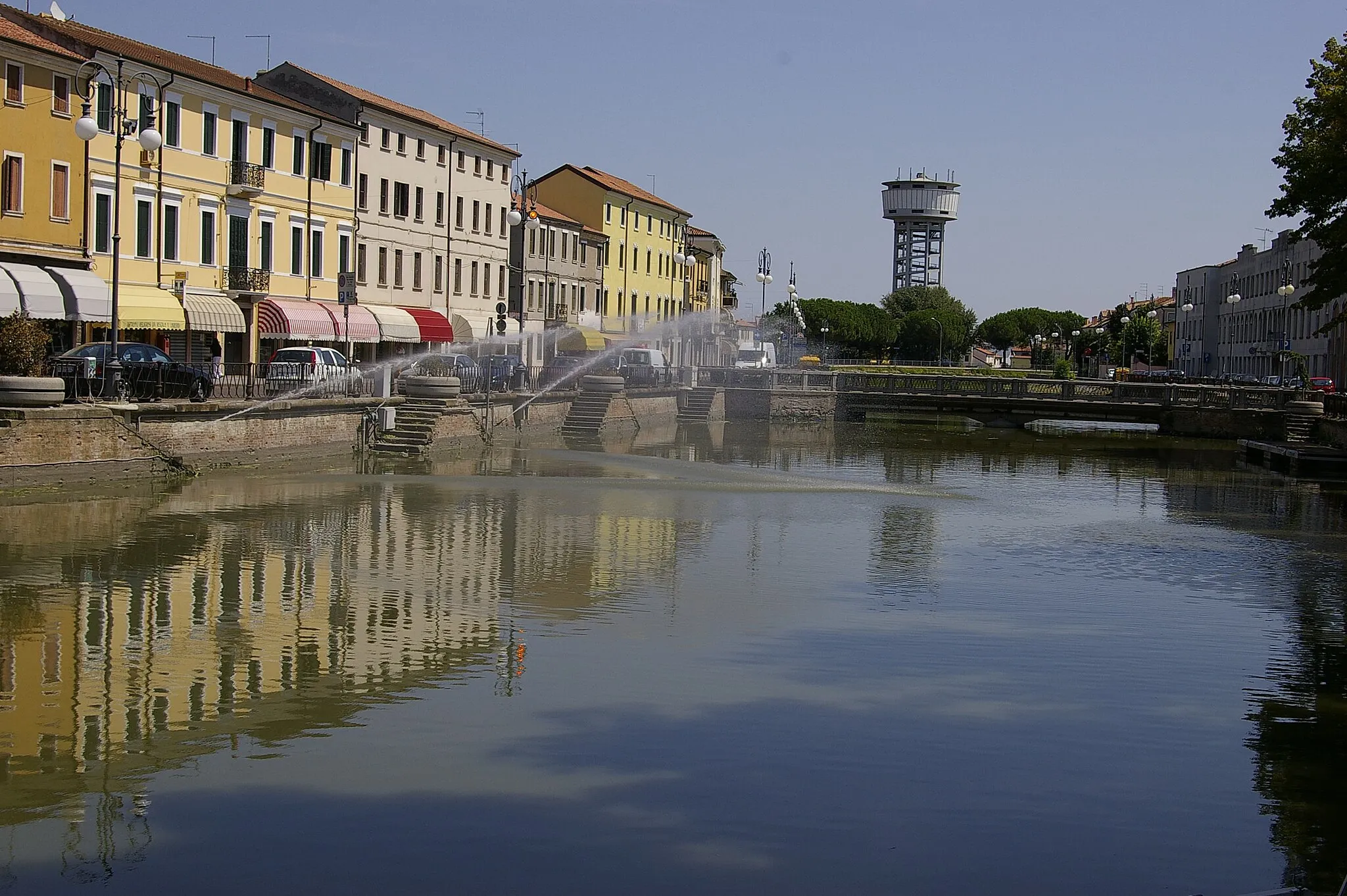 Photo showing: Caratteristiche palazzine che danno sul Canal Bianco, fiume che attraversa Adria (provincia di Rovigo, Veneto