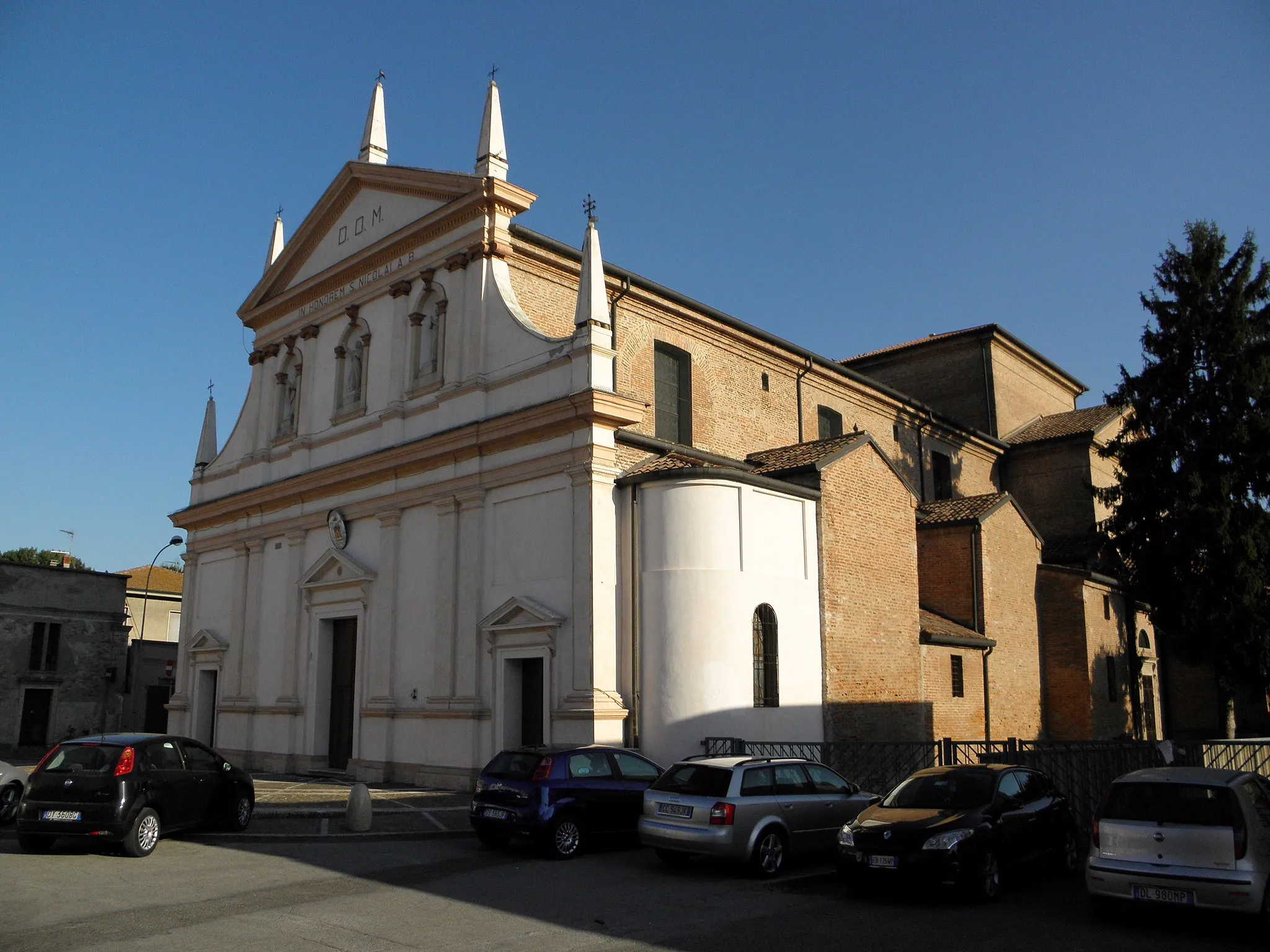 Photo showing: Castelguglielmo: la chiesa parrocchiale di San Nicola da Bari.