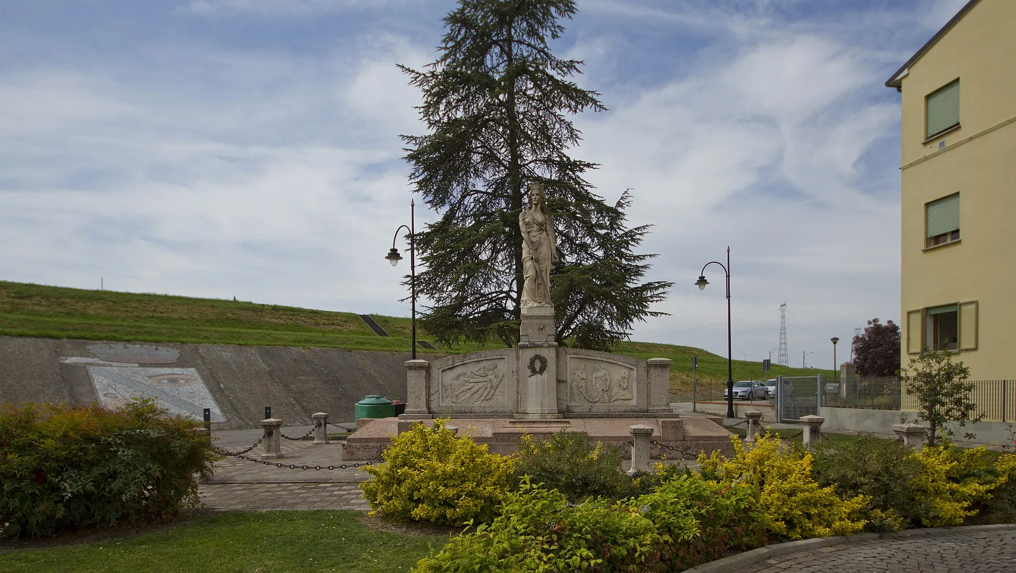 Photo showing: WWII Memorial, Occhiobello, Rovigo, Veneto, Italy