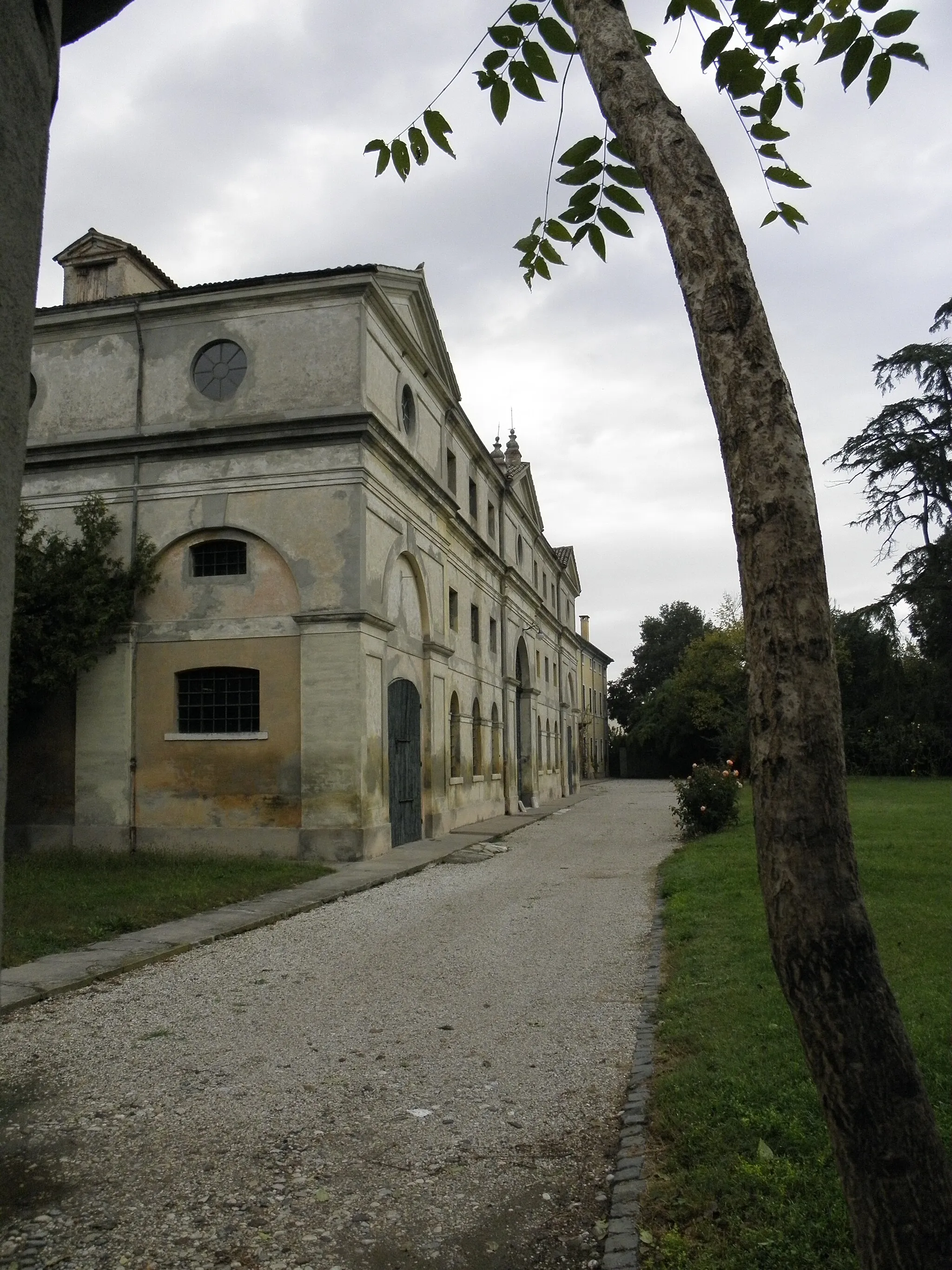 Photo showing: Villa Marzolla, Crespino: Vista lato anteriore dal cancello.