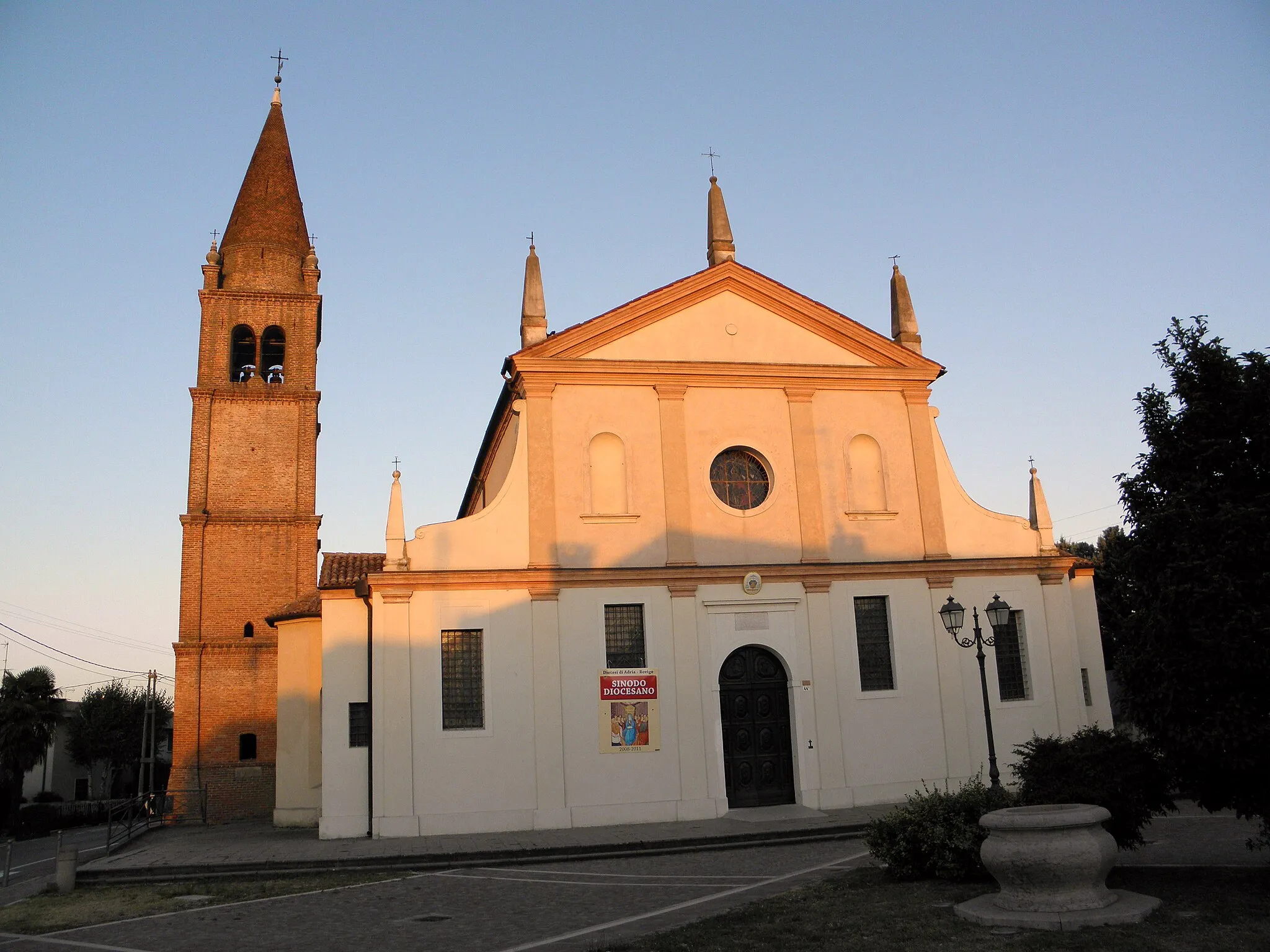 Photo showing: San Bellino: la chiesa parrocchiale ed arcipretale di San Bellino, vescovo e martire.