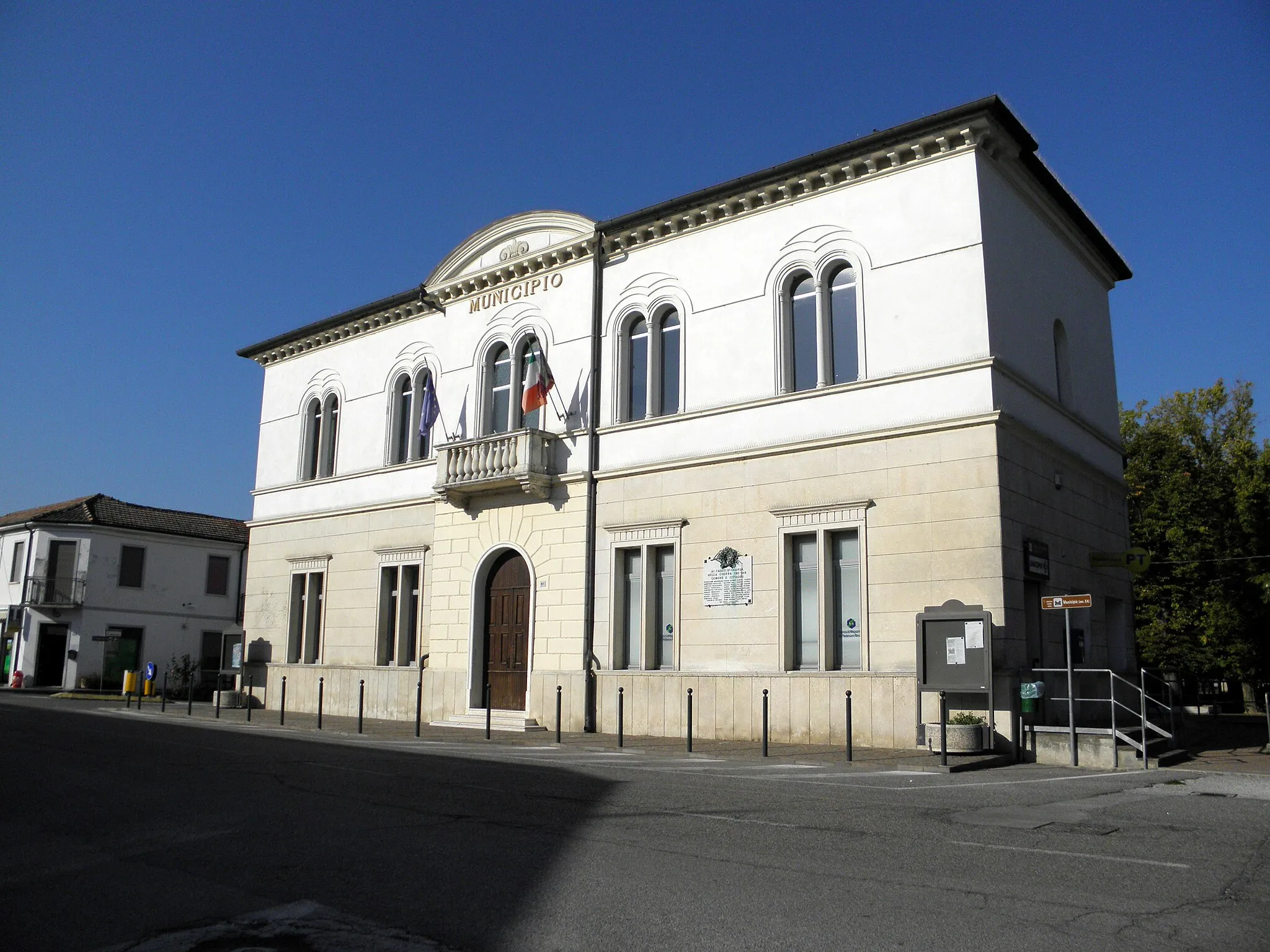 Photo showing: Guarda Veneta, la palazzina municipale.