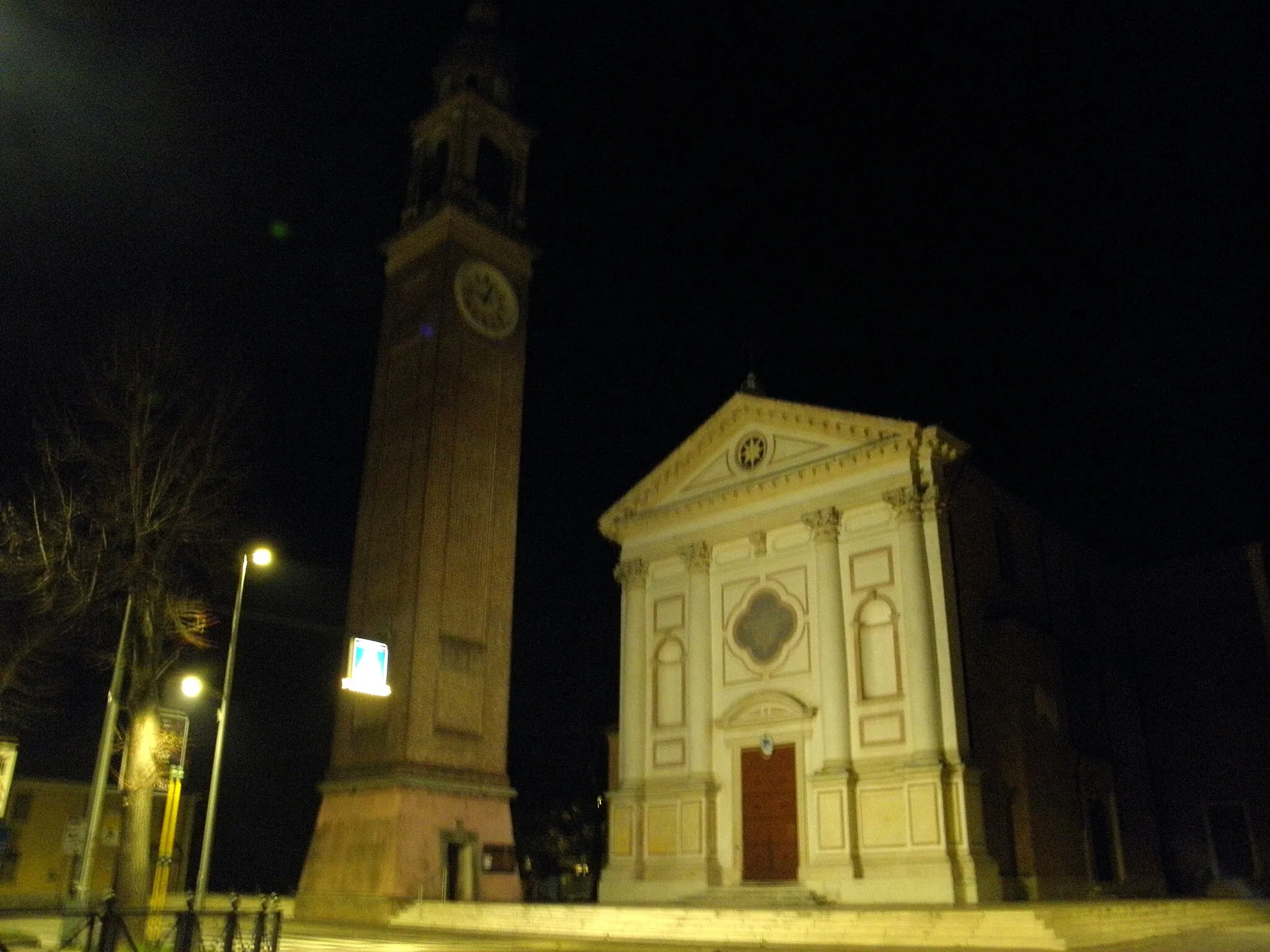 Photo showing: Resana, la chiesa parrocchiale di San Bartolomeo Apostolo, vista notturna.