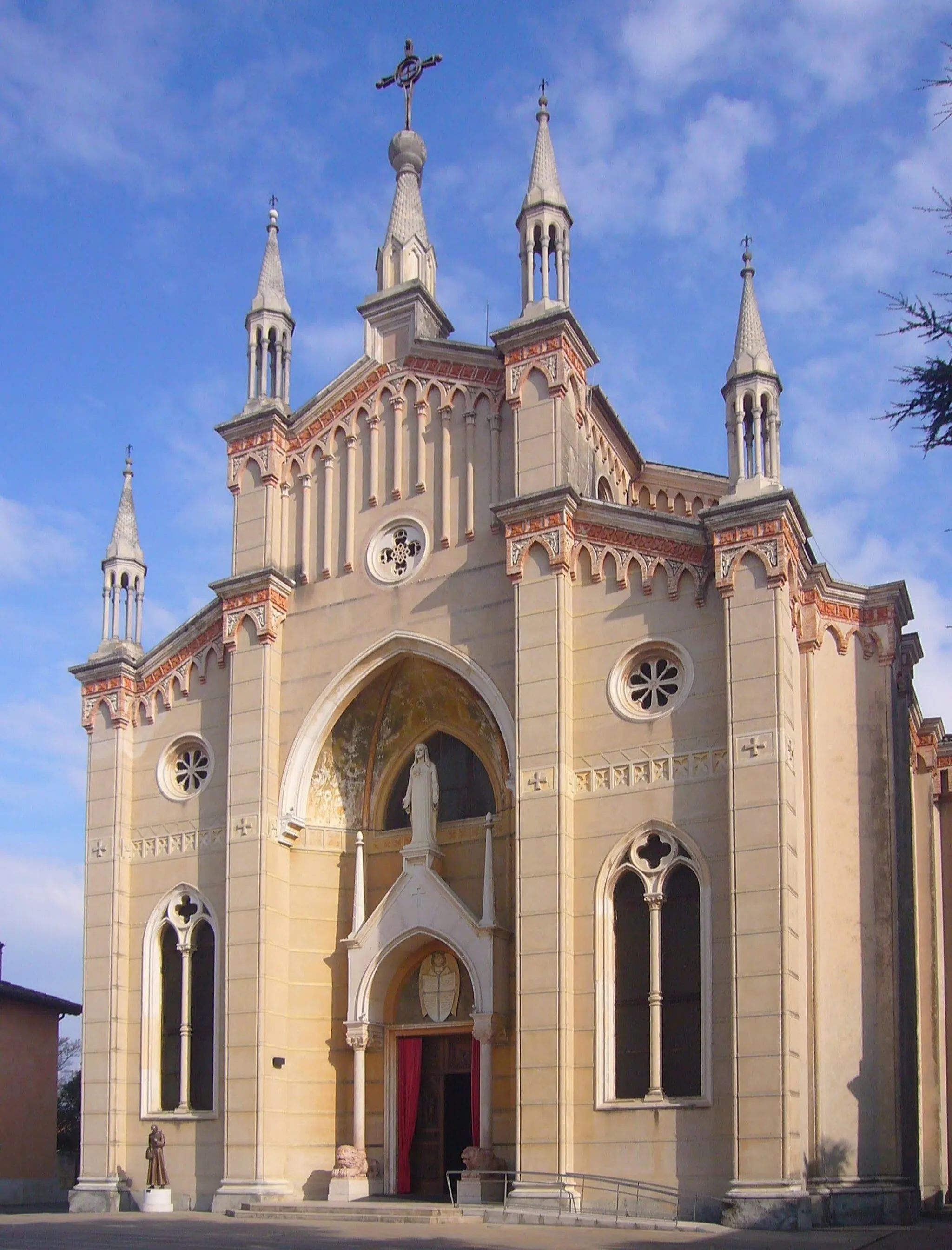 Photo showing: La chiesa parrocchiale di Santa Lucia di Piave