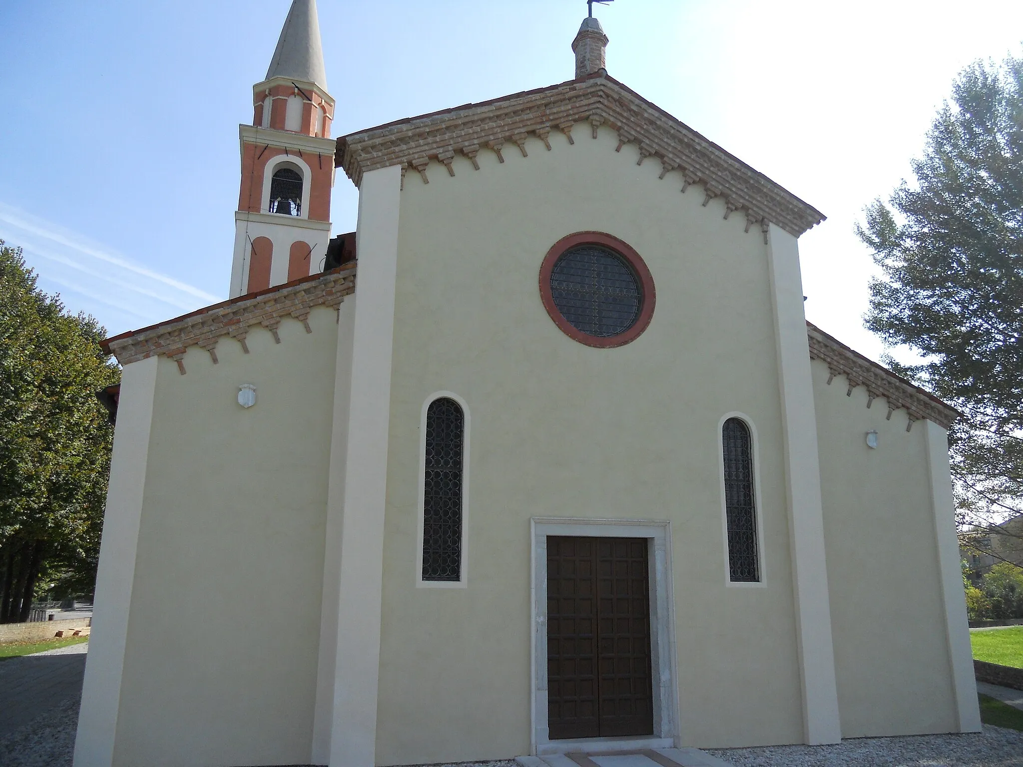 Photo showing: Chiesa parrocchiale di san Bartolomeo (Camino di Oderzo, Treviso, Italia), facciata.